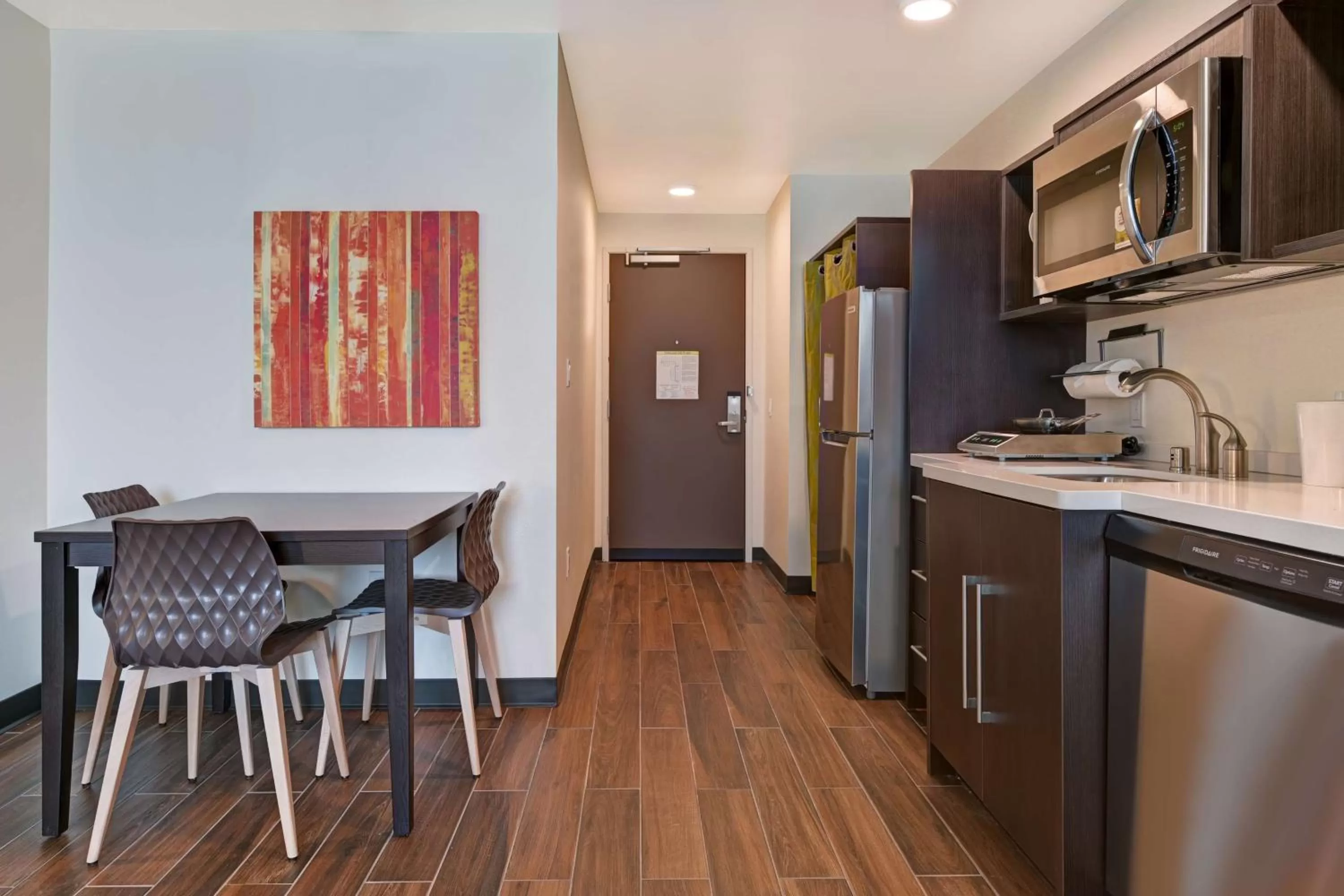 Kitchen or kitchenette in Home2 Suites By Hilton Atascadero, Ca
