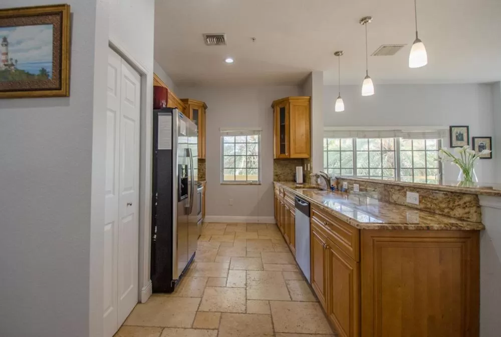 Kitchen or kitchenette in Vistalmar Beach Resort