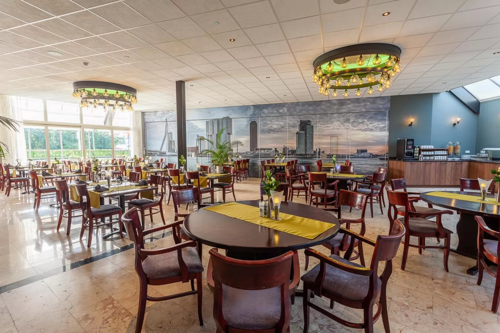 Restaurant/places to eat in Atlas Hotel Holiday