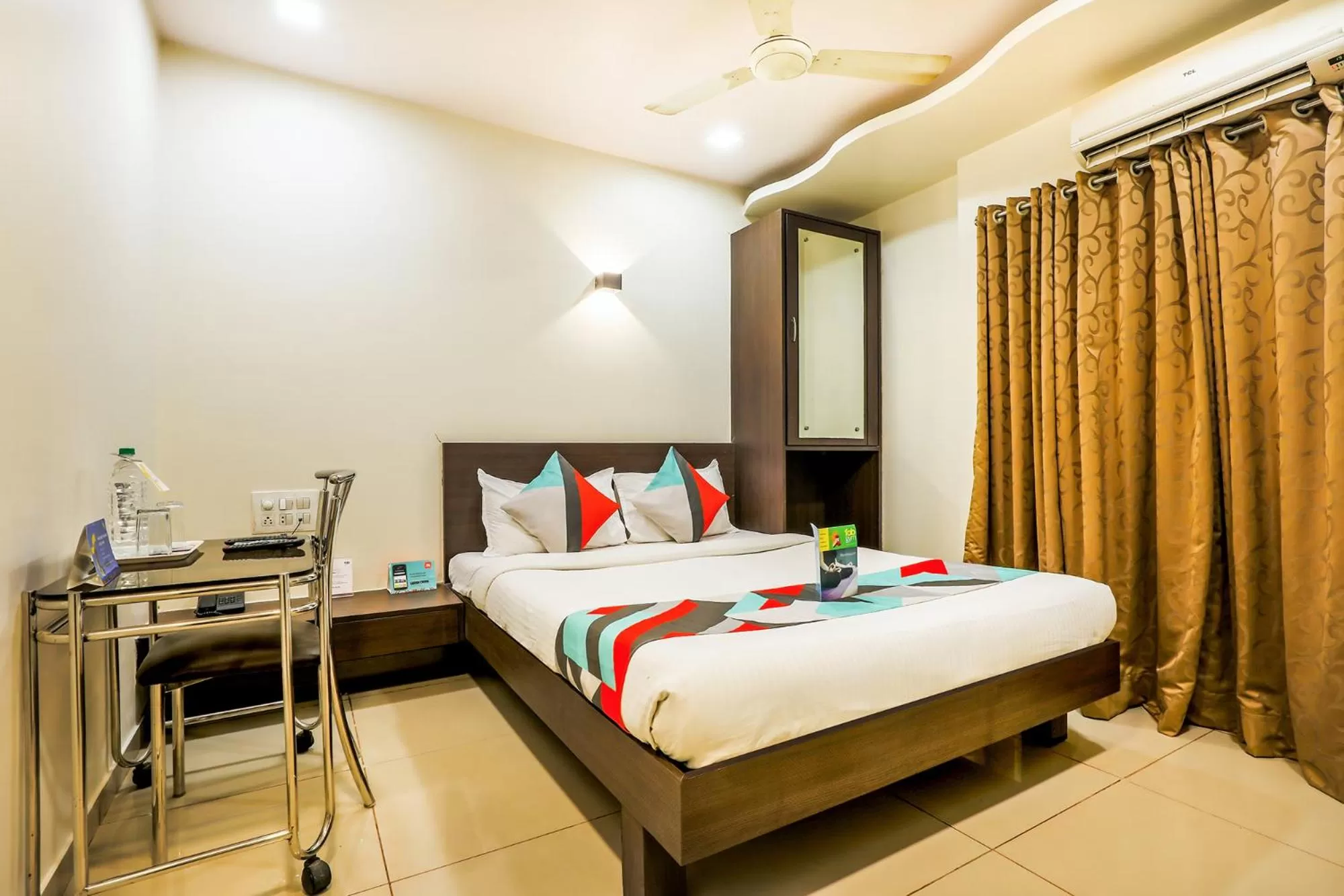 Bedroom, Bed in FabExpress Adore Inn - Nr Mumbai International Airport