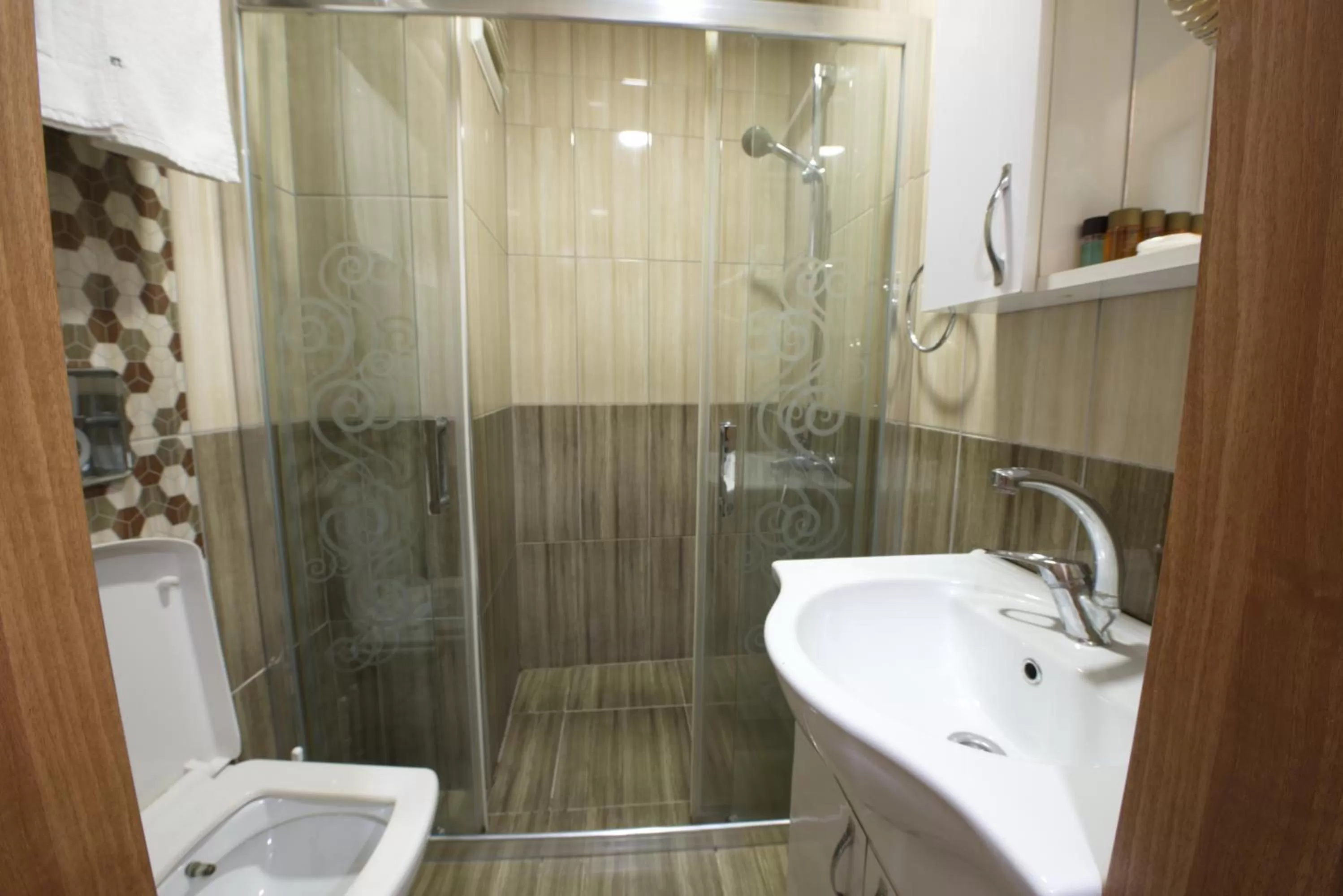 Shower in Istanbul Sirkeci Hotel