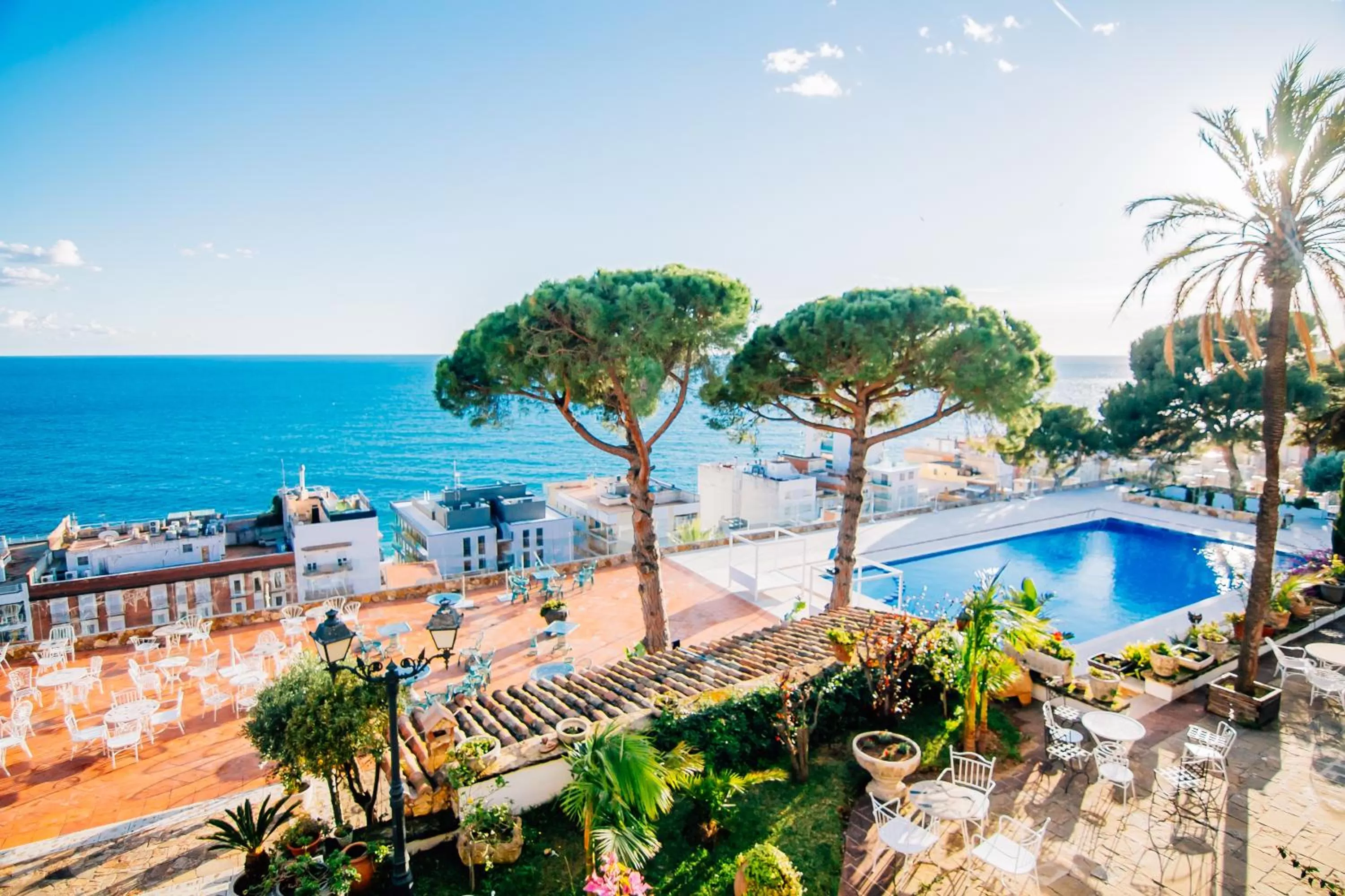 Balcony/Terrace in Hotel Roger de Flor by Seleqtta
