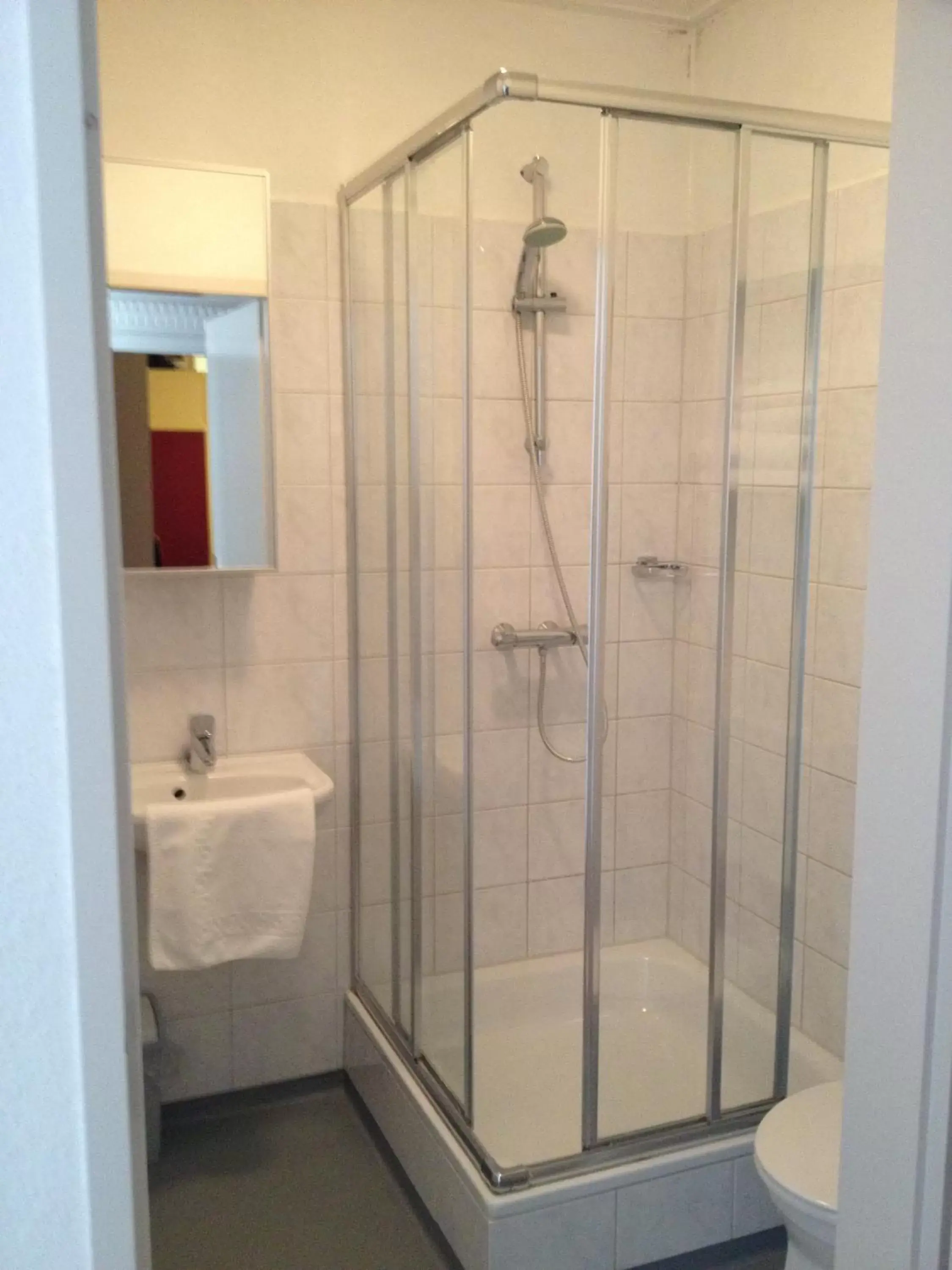 Standard Twin Room - single occupancy in De Doelen Standard Twin Room - single occupancy in De Doelen