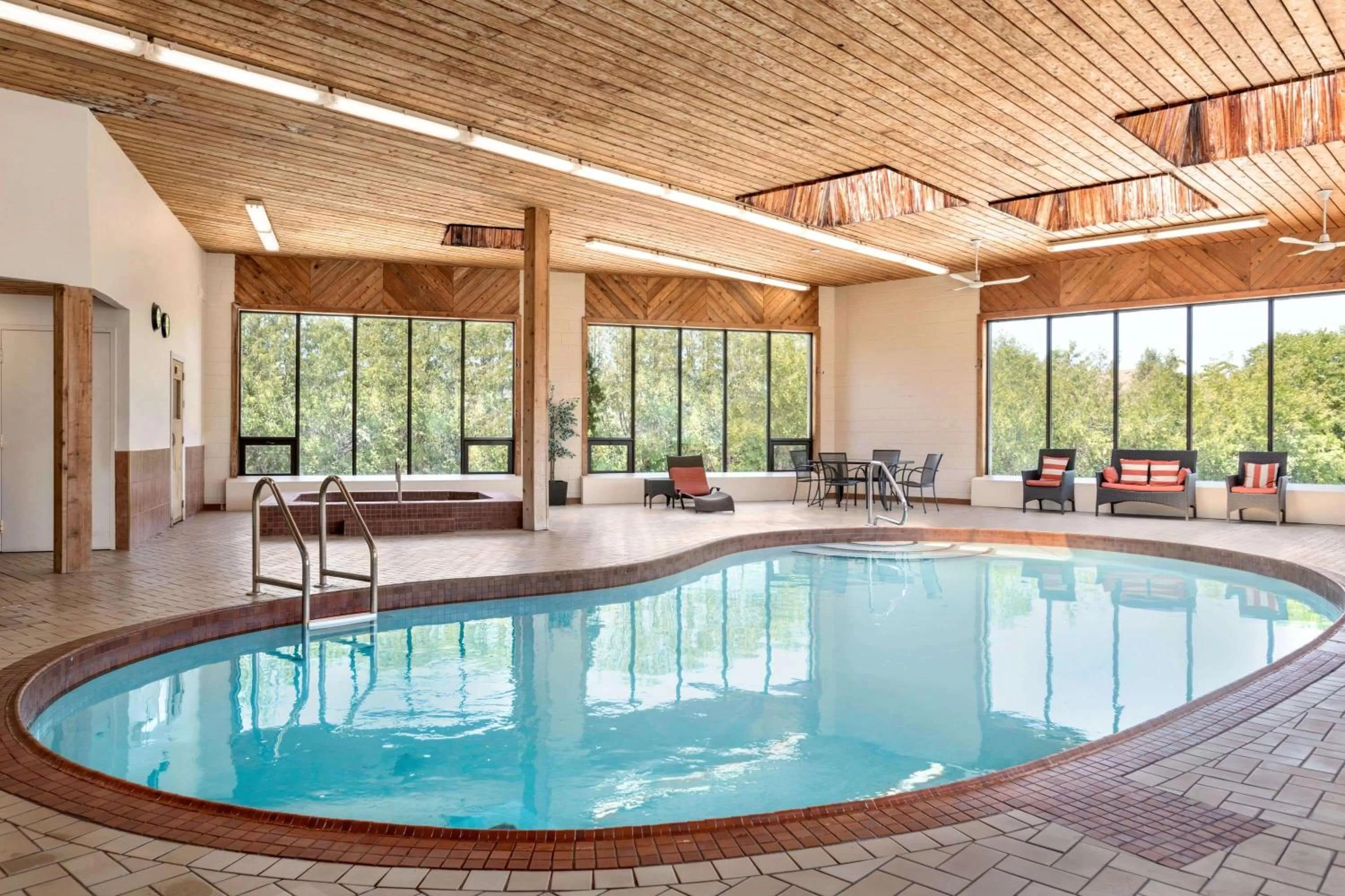 On site, Swimming Pool in Travelodge Hotel by Wyndham Kingston Lasalle