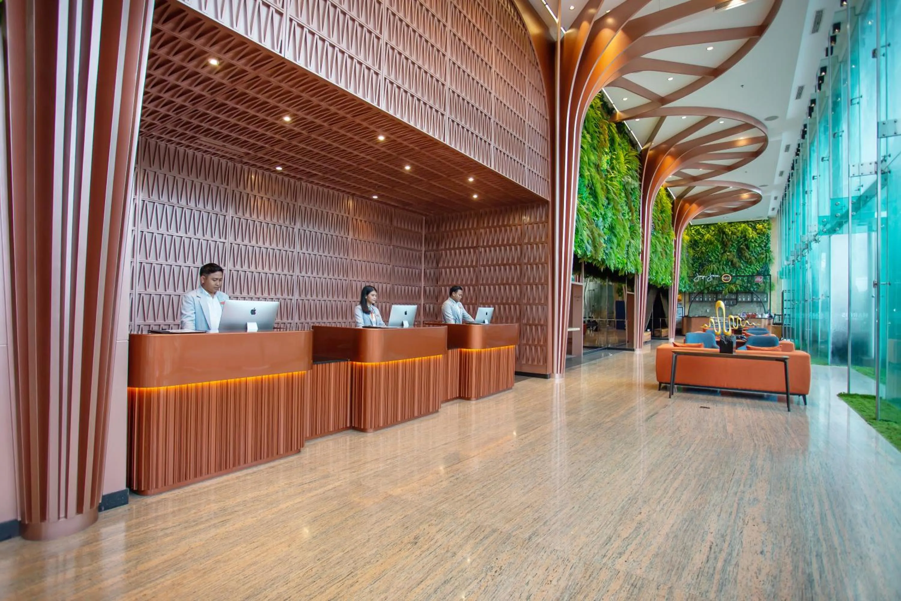 Lobby or reception in HARRIS Hotel & Conventions Gubeng