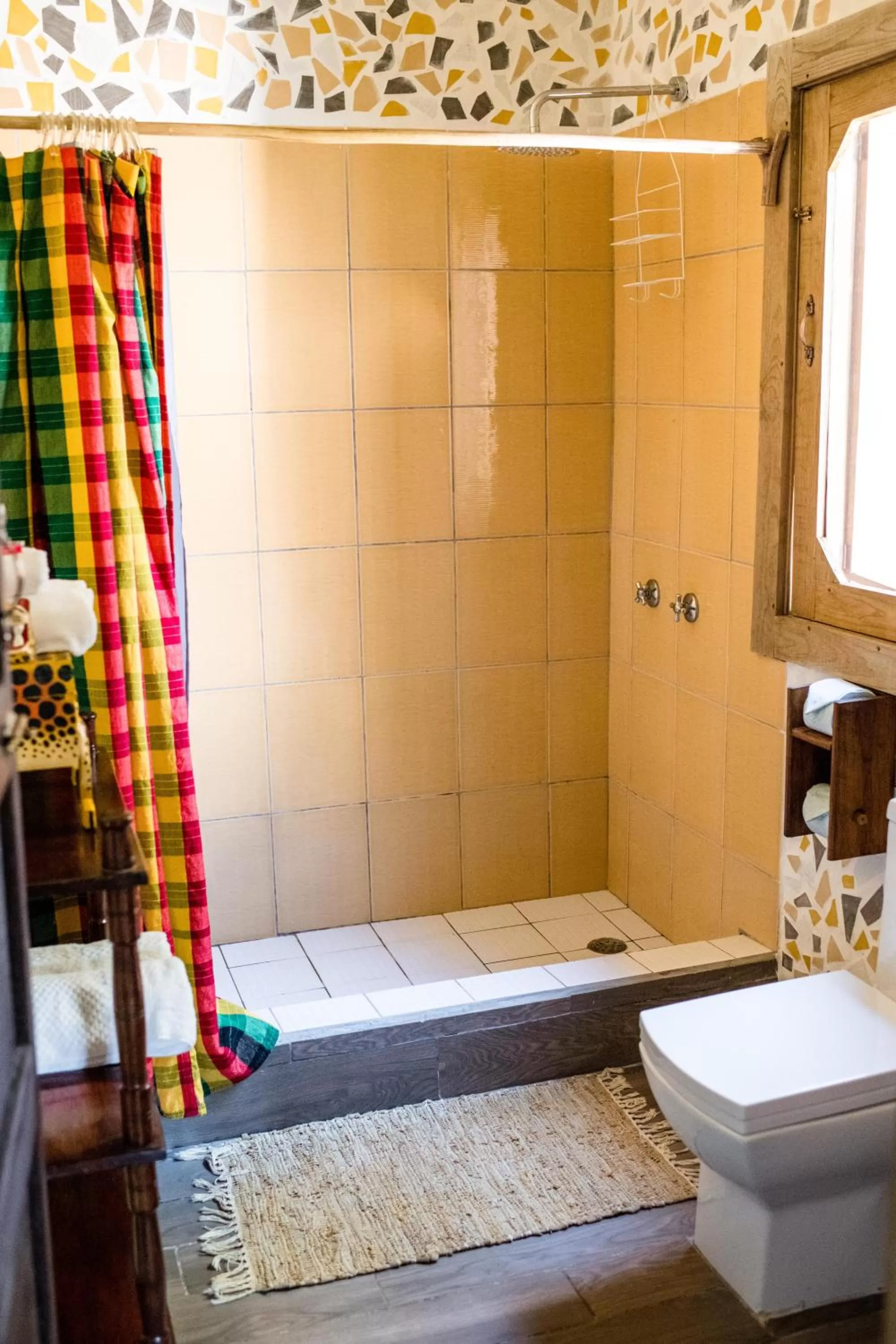Shower, Bathroom in Pine Ridge Lodge