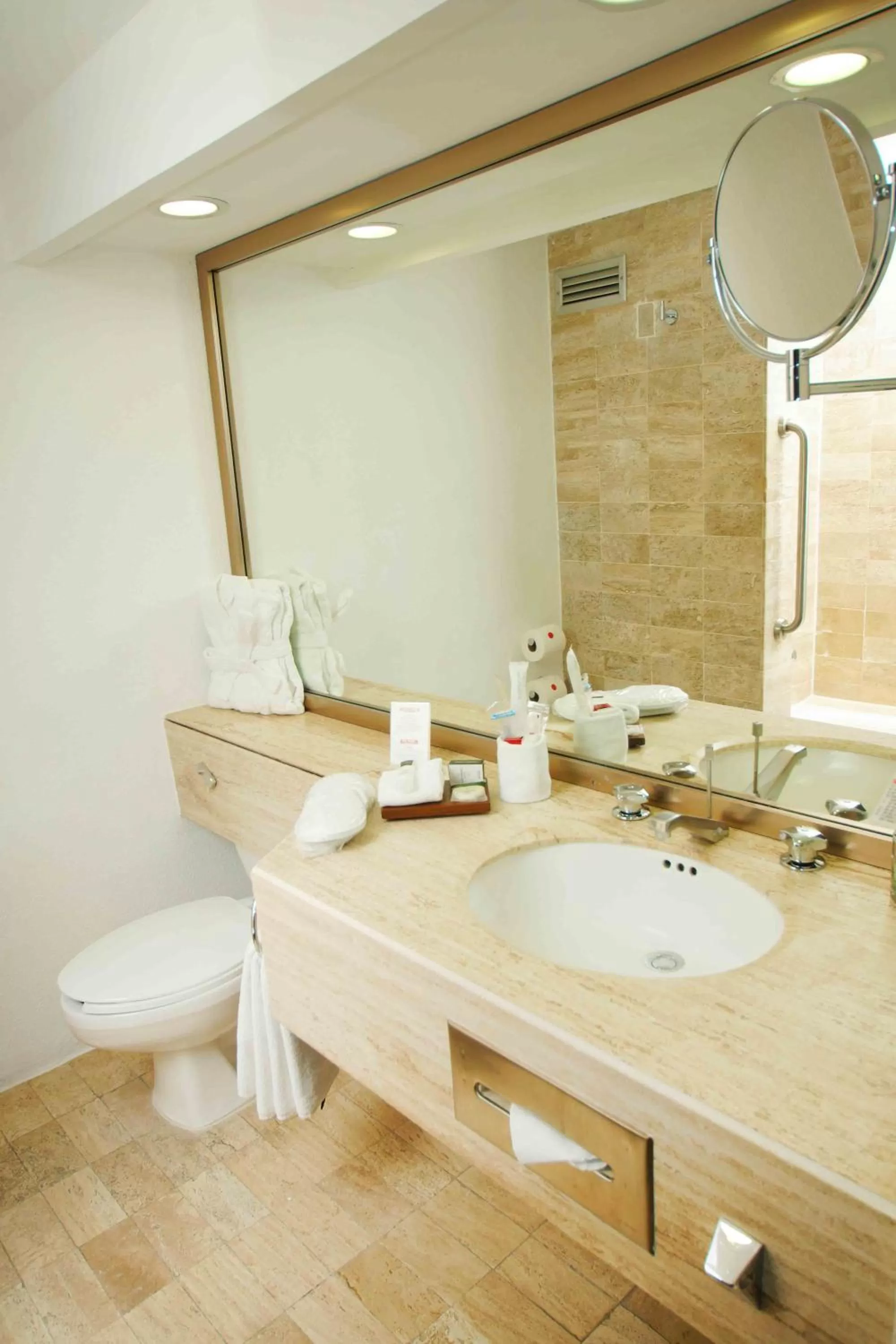 Bathroom in Grand Cantalagua Hotel Morelia, BW Signature Collection