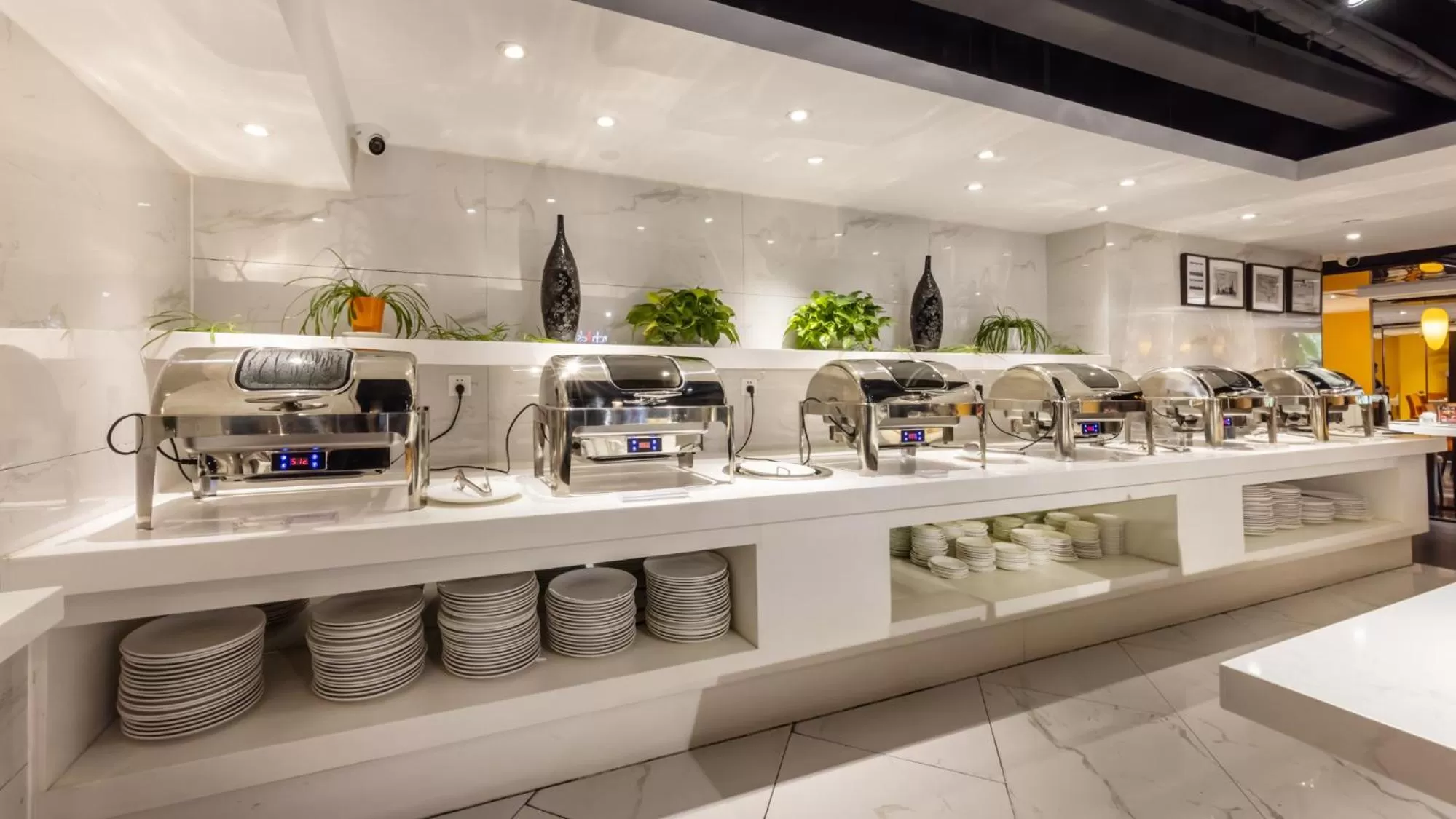 Restaurant/places to eat in Starr Hotel Shanghai (Shanghai Railway Station)