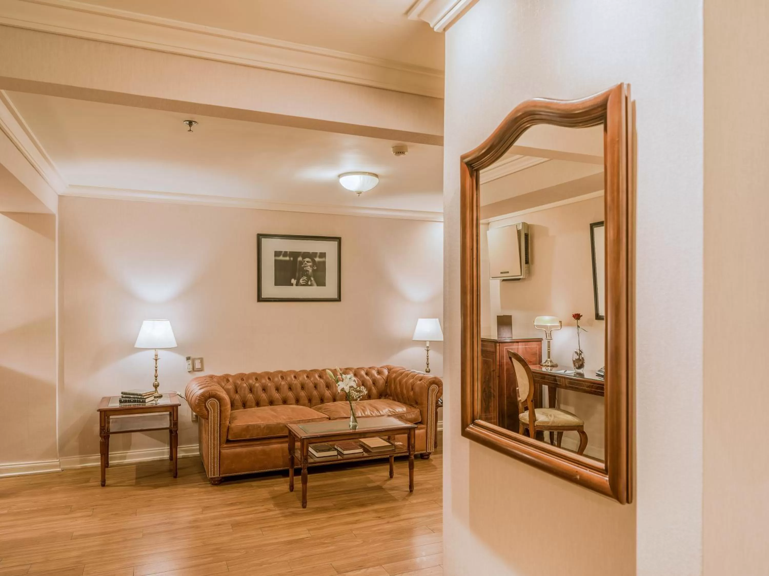 Living room in Melia Recoleta Plaza Hotel