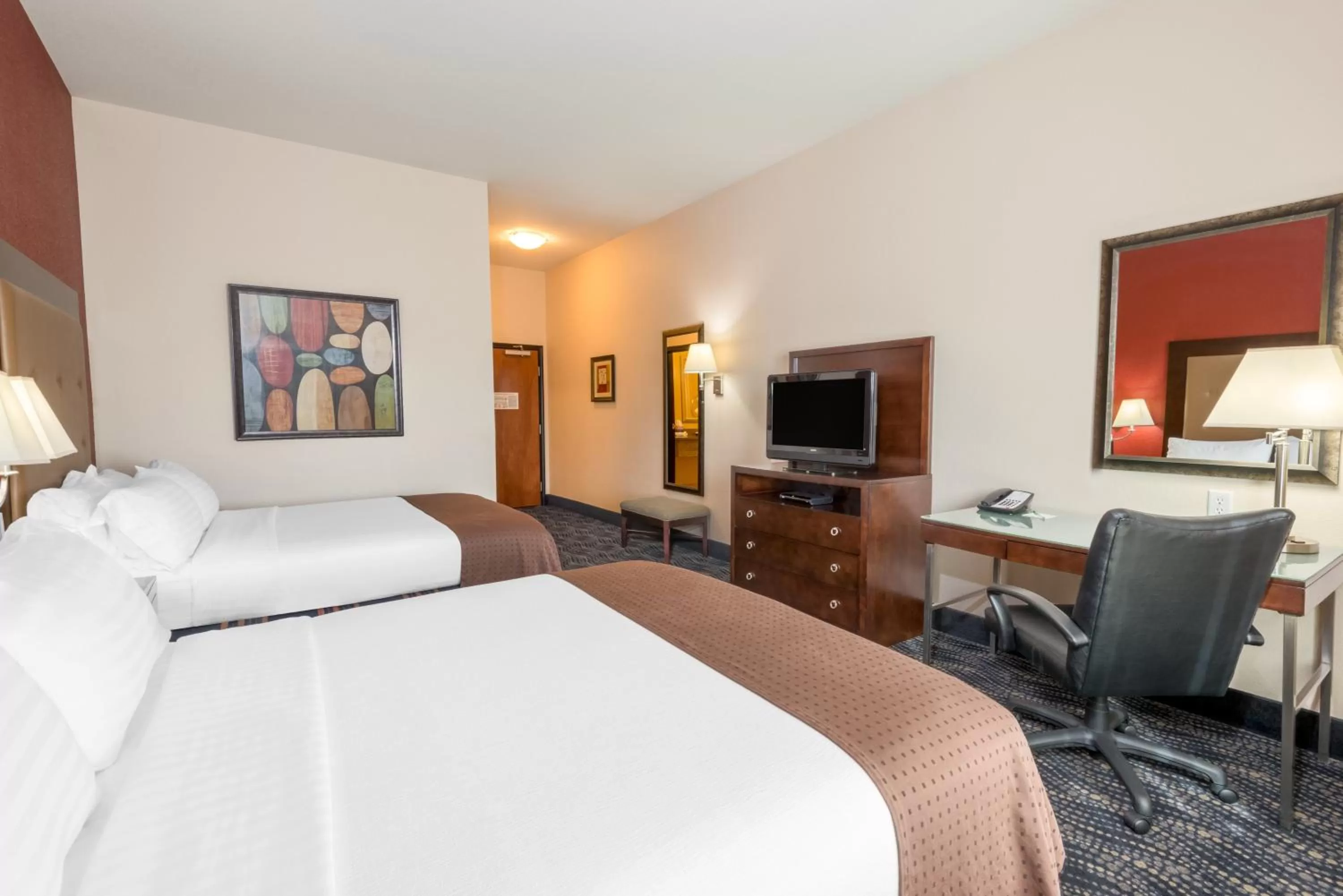 Photo of the whole room, Bed in Holiday Inn Hotel & Suites Grand Junction-Airport by IHG