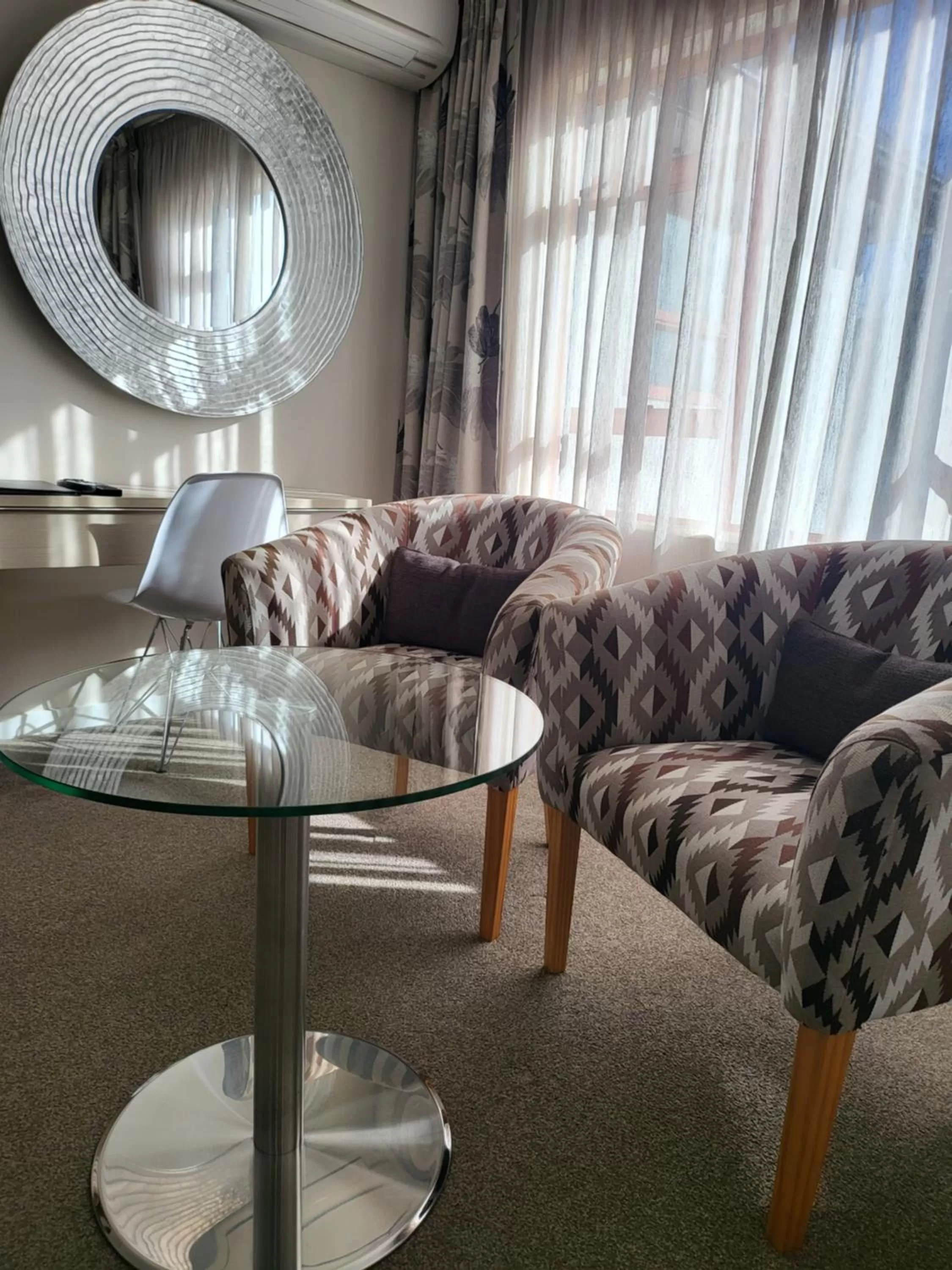 Dining area in ASURE Destiny on Fitzherbert Motel