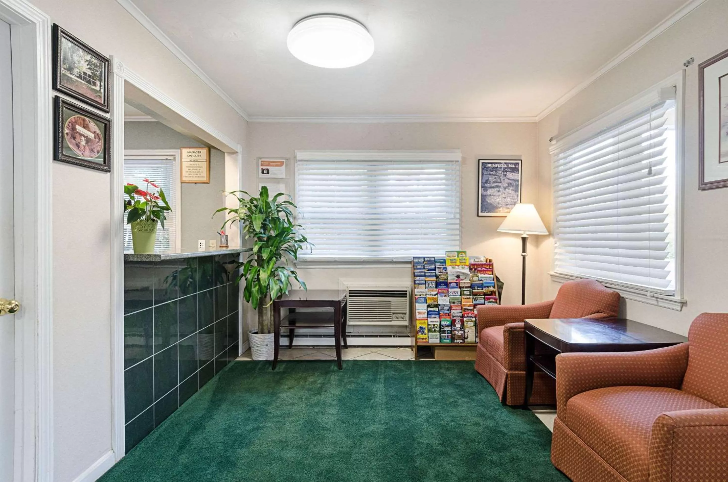 Lobby or reception in Econo Lodge Sturbridge Route 20