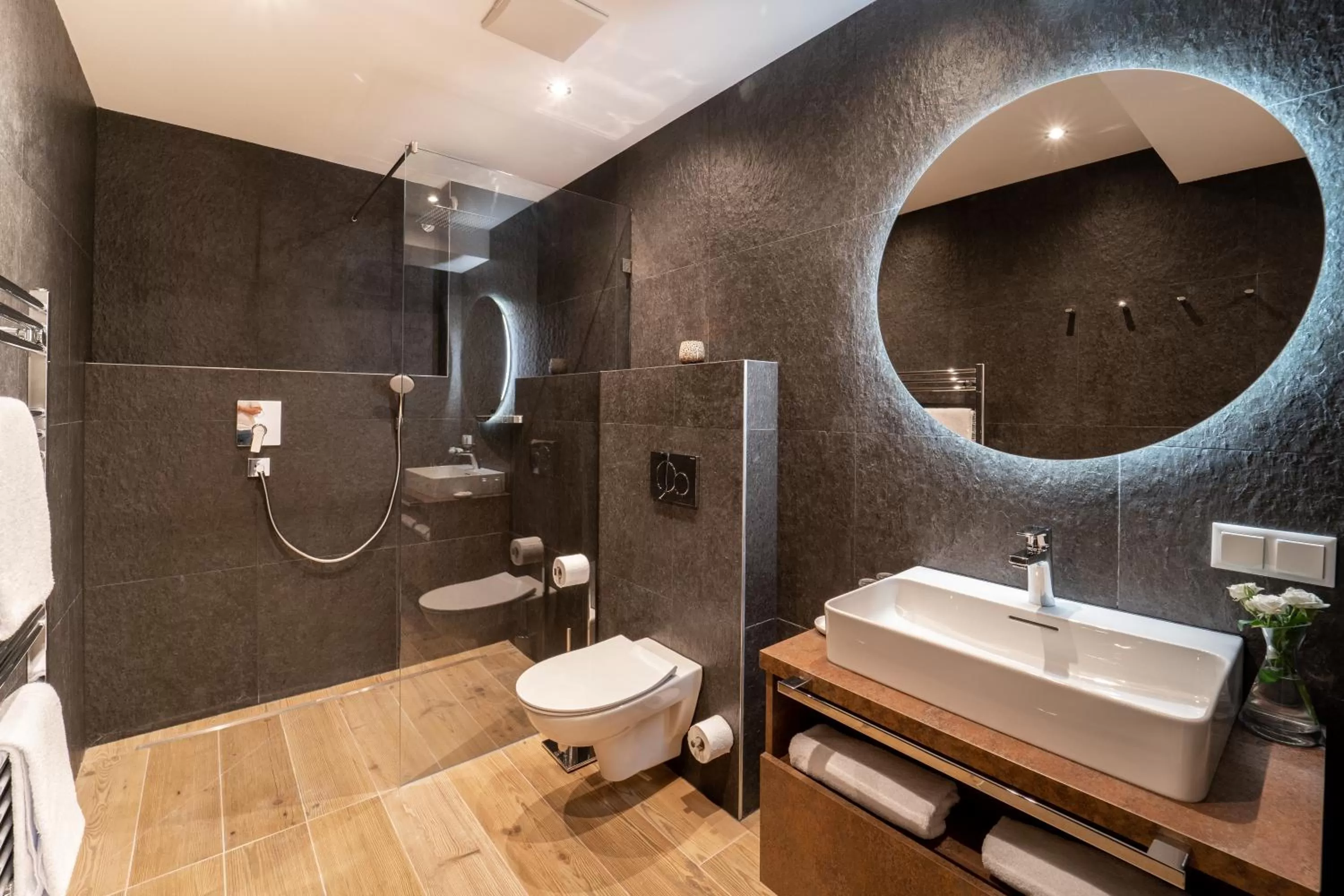 Bathroom in das mondsee