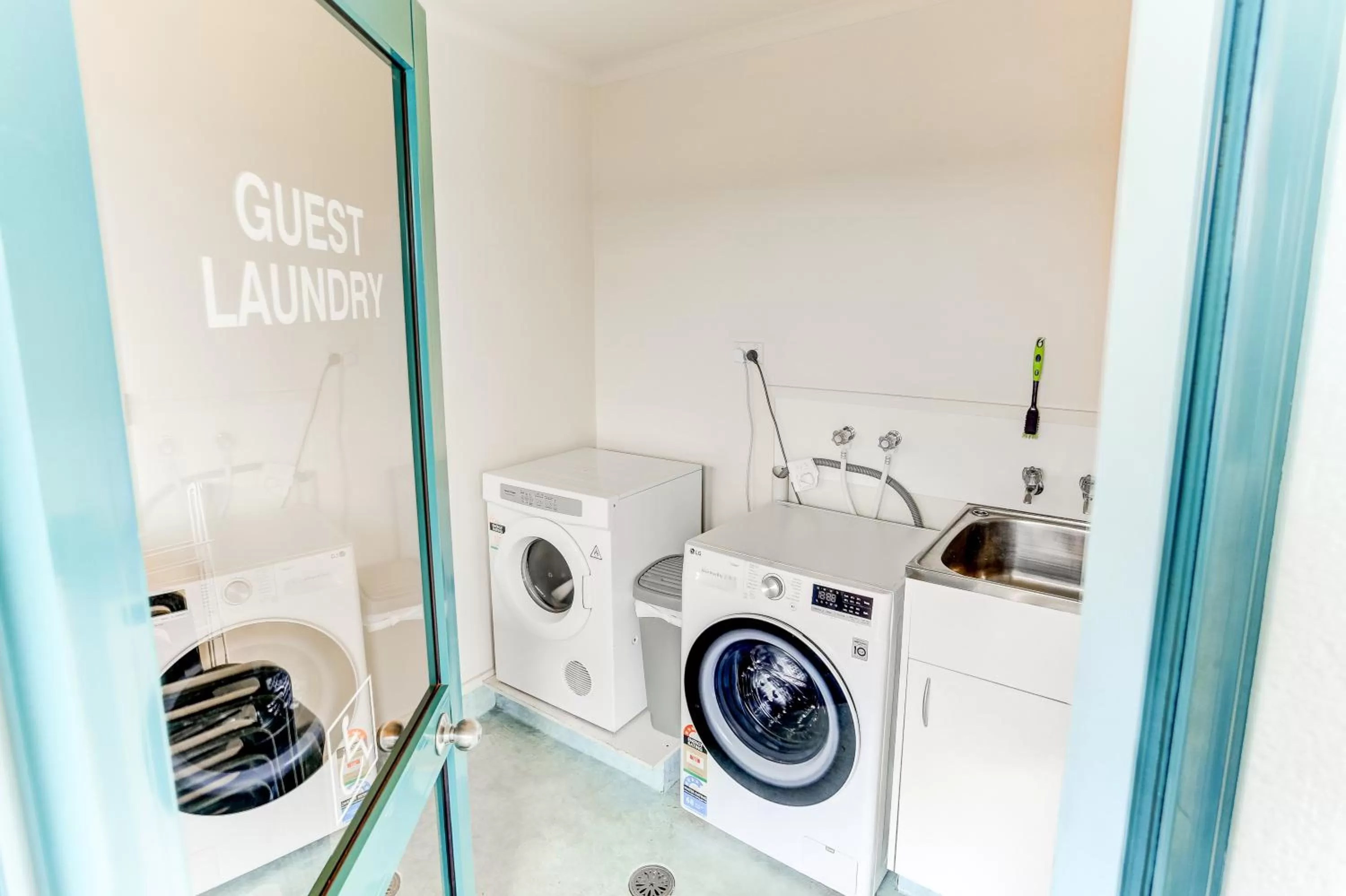 Property building in ASURE Cooks Gardens Motor Lodge