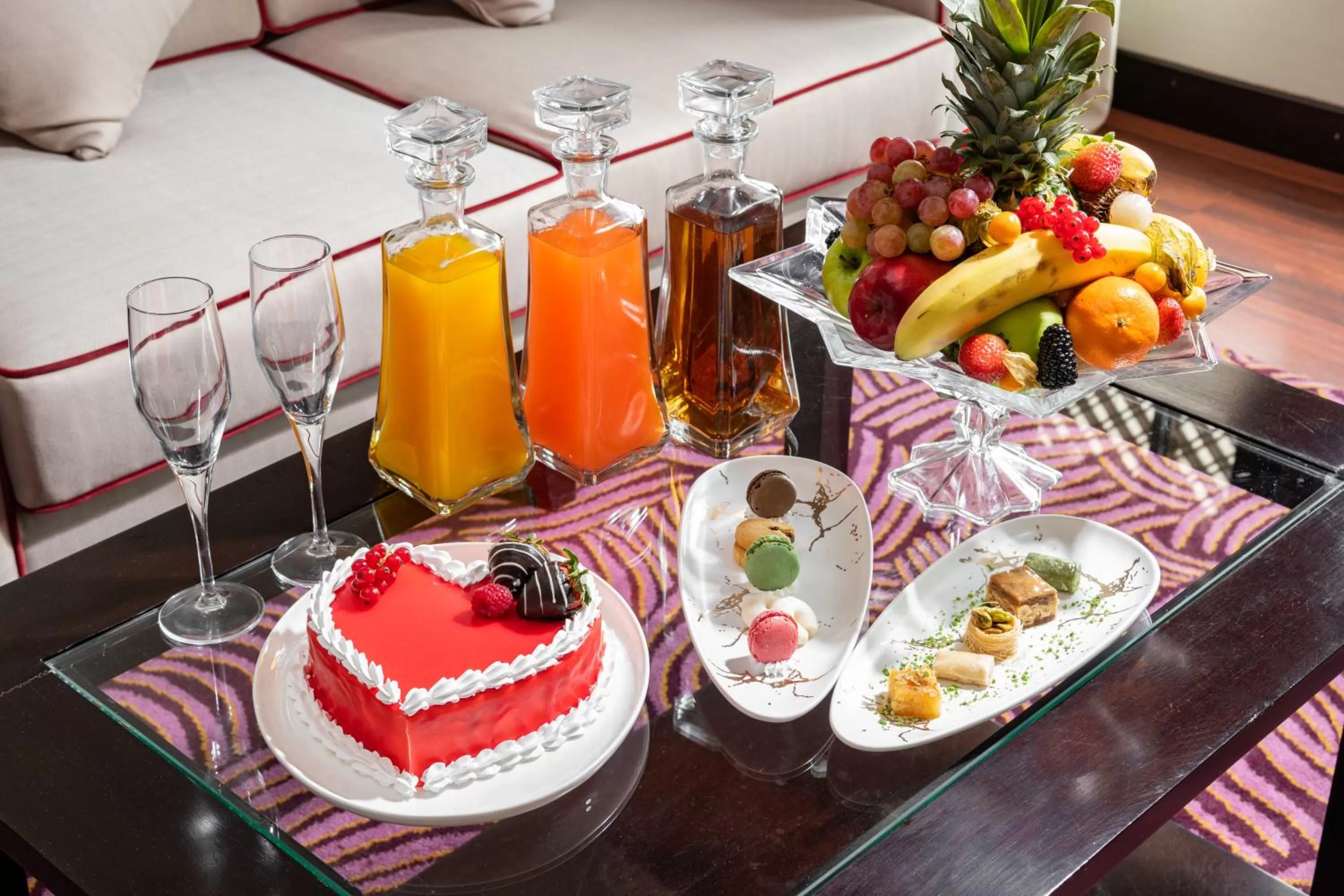 room service in Taiba Front Hotel