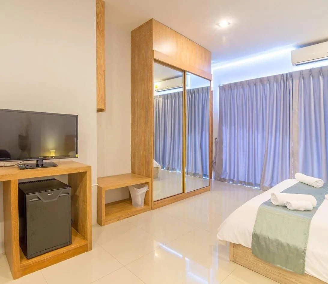 Bed in Lemonade Phuket Hotel -SHA Plus