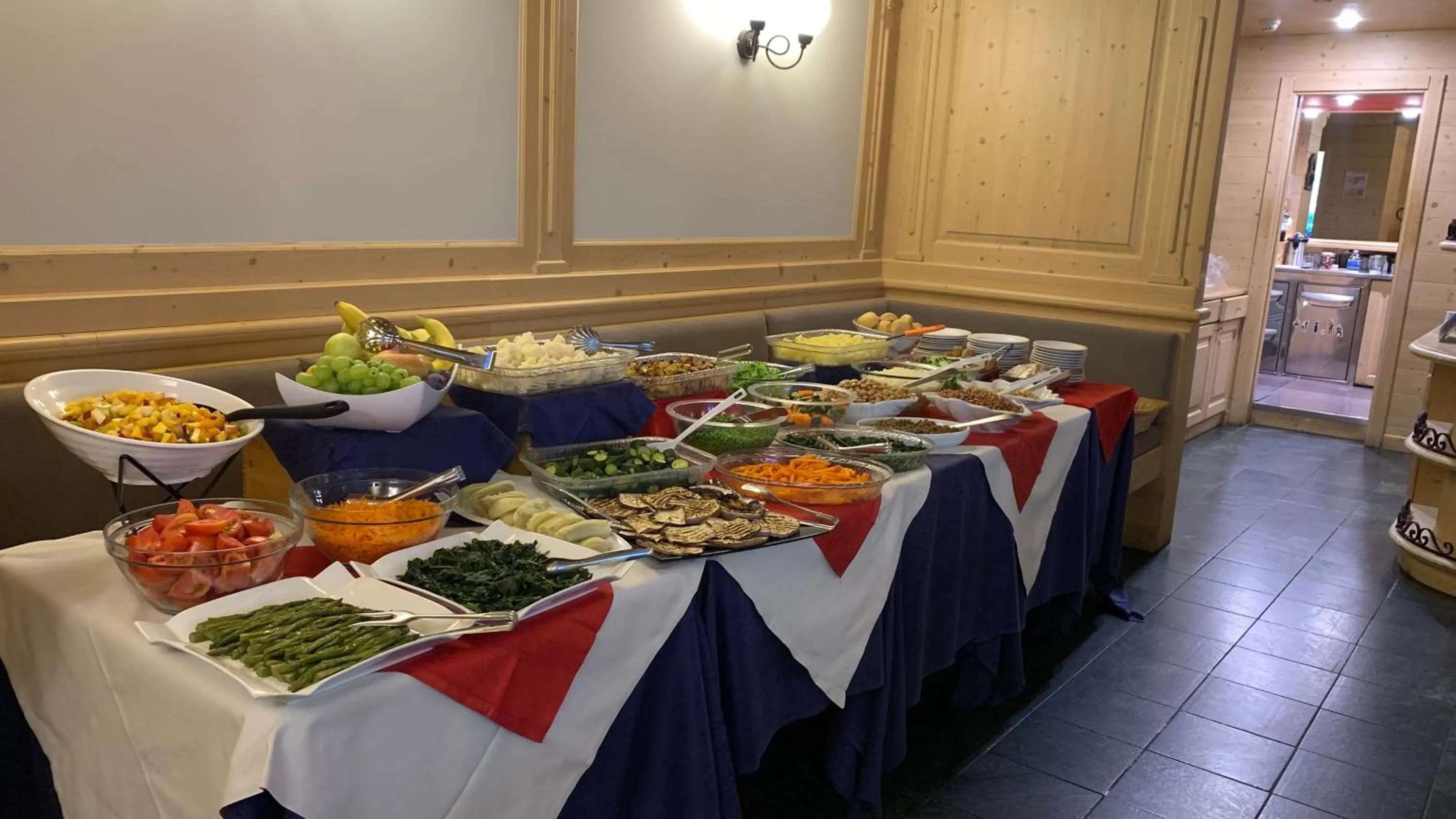 Food and drinks in Hotel Arisch