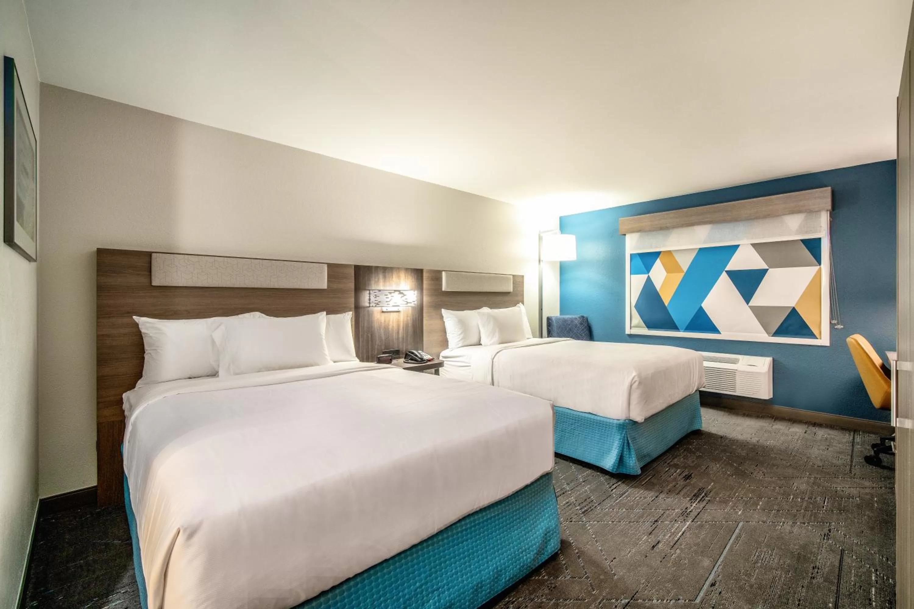 Bedroom, Bed in Holiday Inn Express & Suites Phoenix - Mesa West by IHG