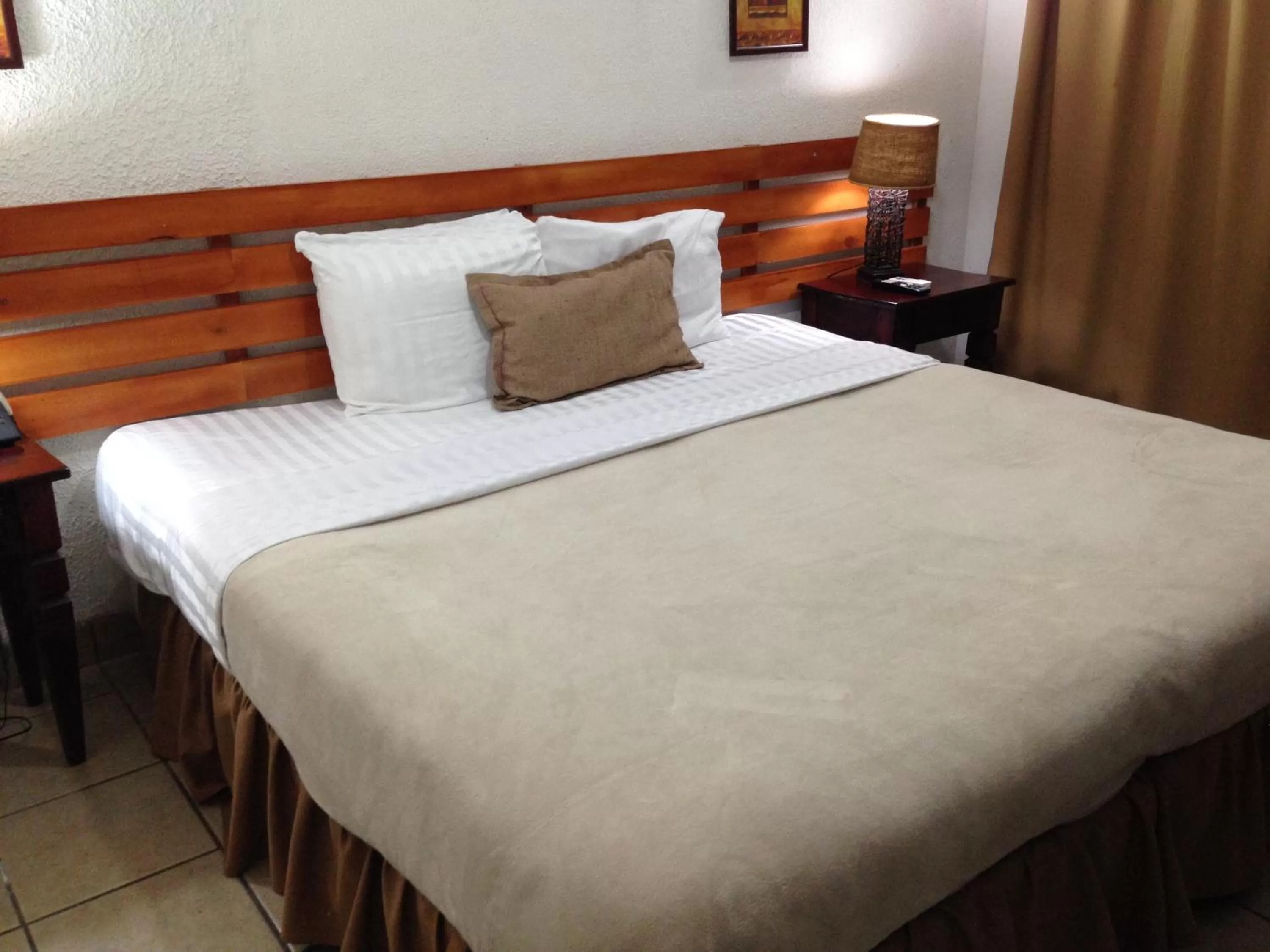 Bedroom, Bed in Hotel Mozonte