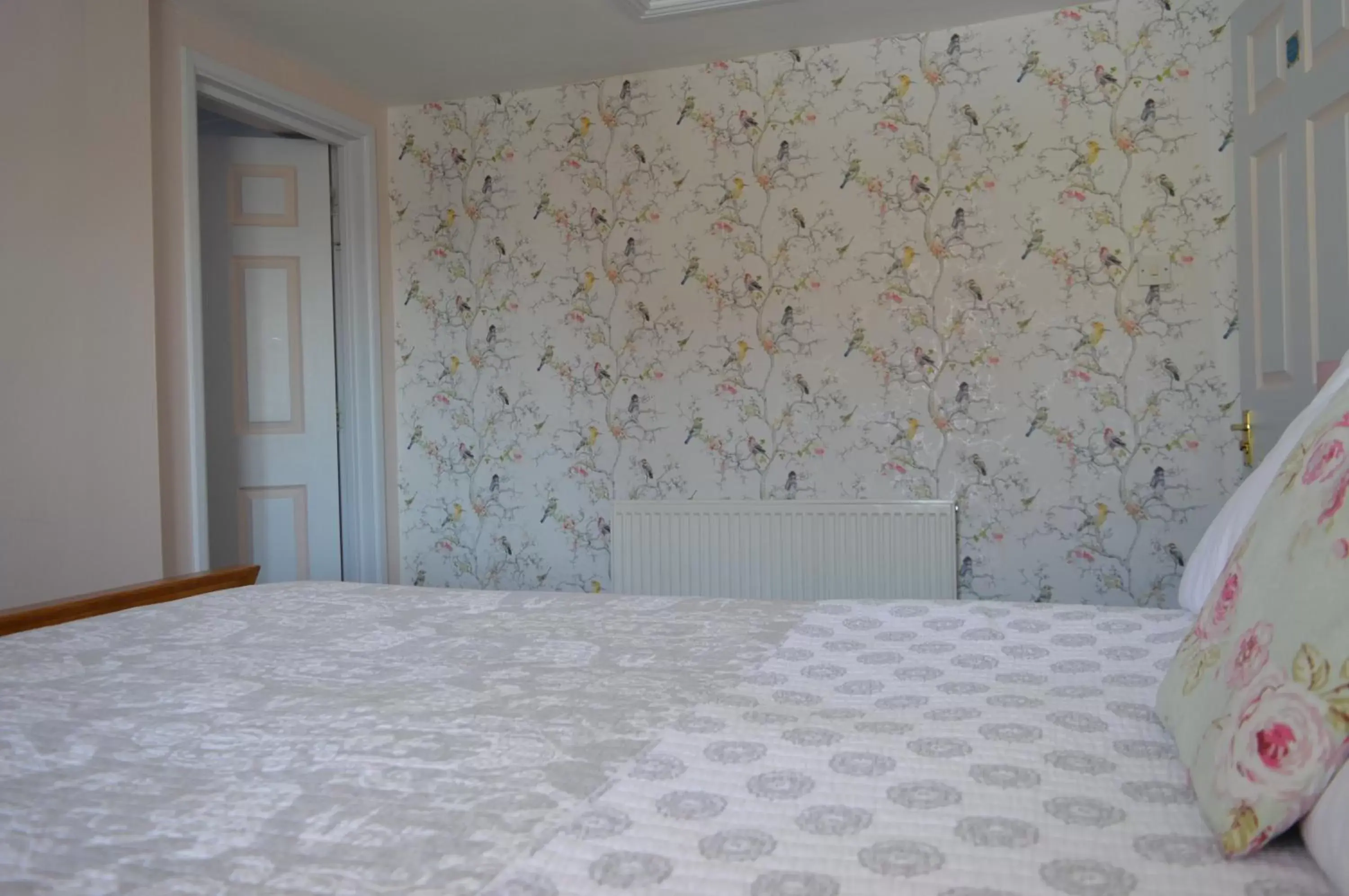 Superior Family Room - single occupancy in The Ilchester Arms Hotel, Ilchester Somerset Superior Family Room - single occupancy in The Ilchester Arms Hotel, Ilchester Somerset