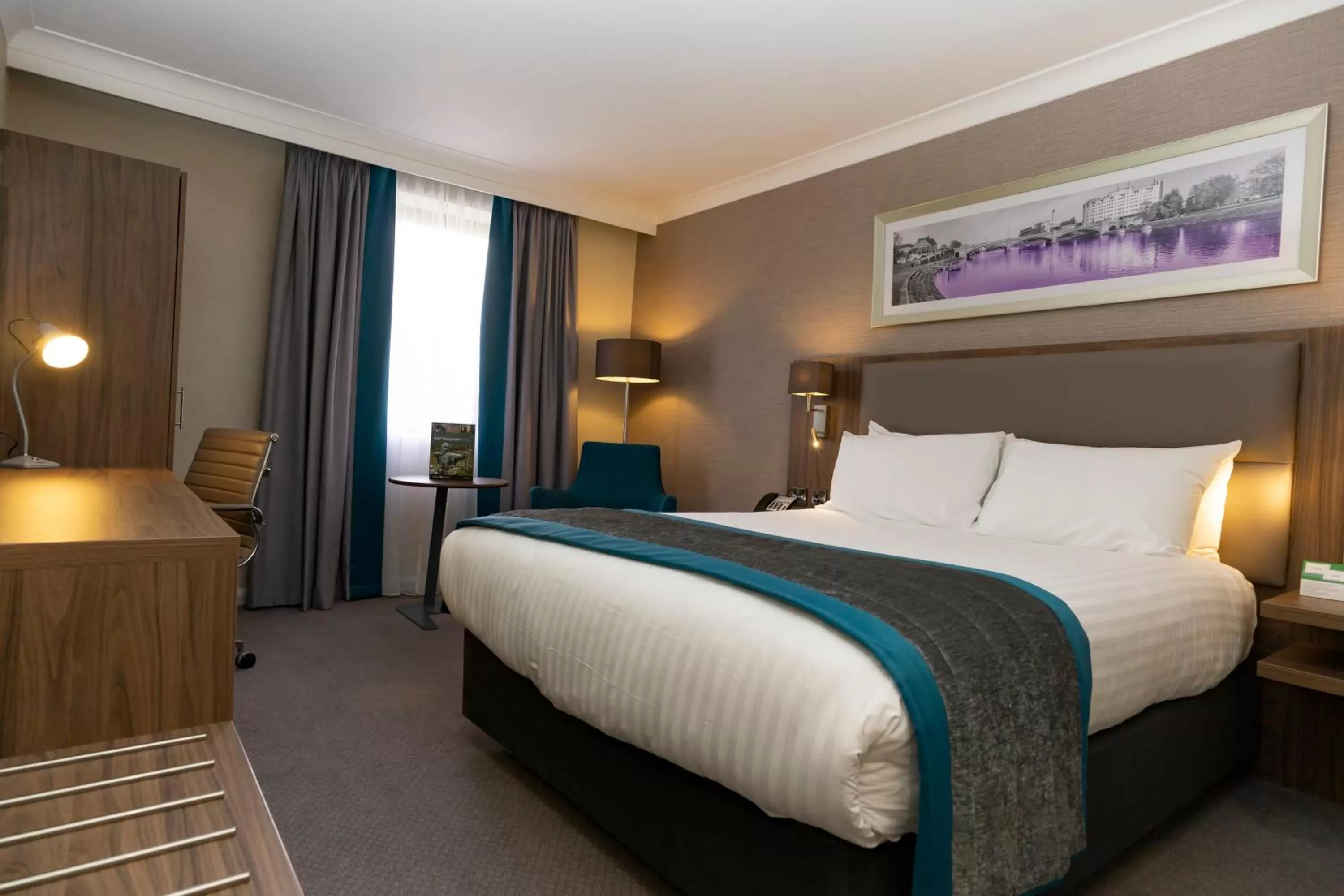 Photo of the whole room, Bed in Holiday Inn Nottingham by IHG