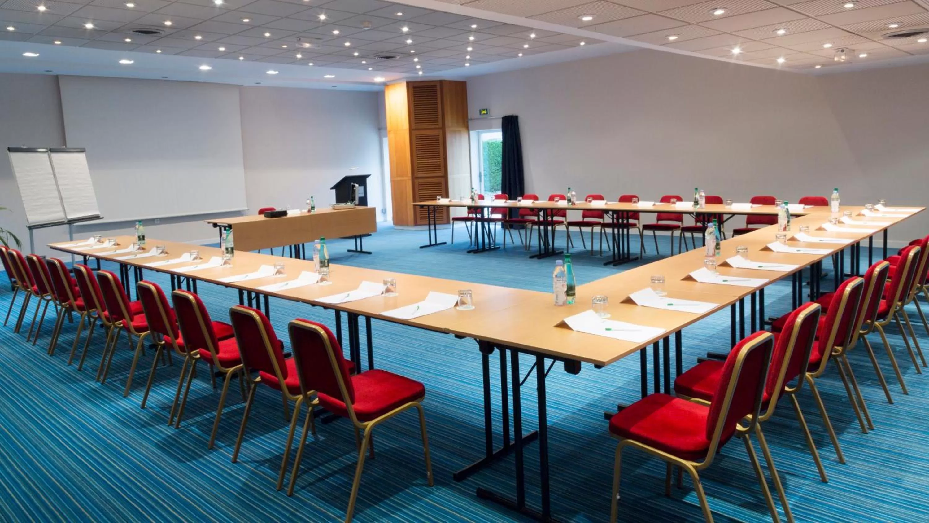 Meeting/conference room in Holiday Inn Resort le Touquet by IHG