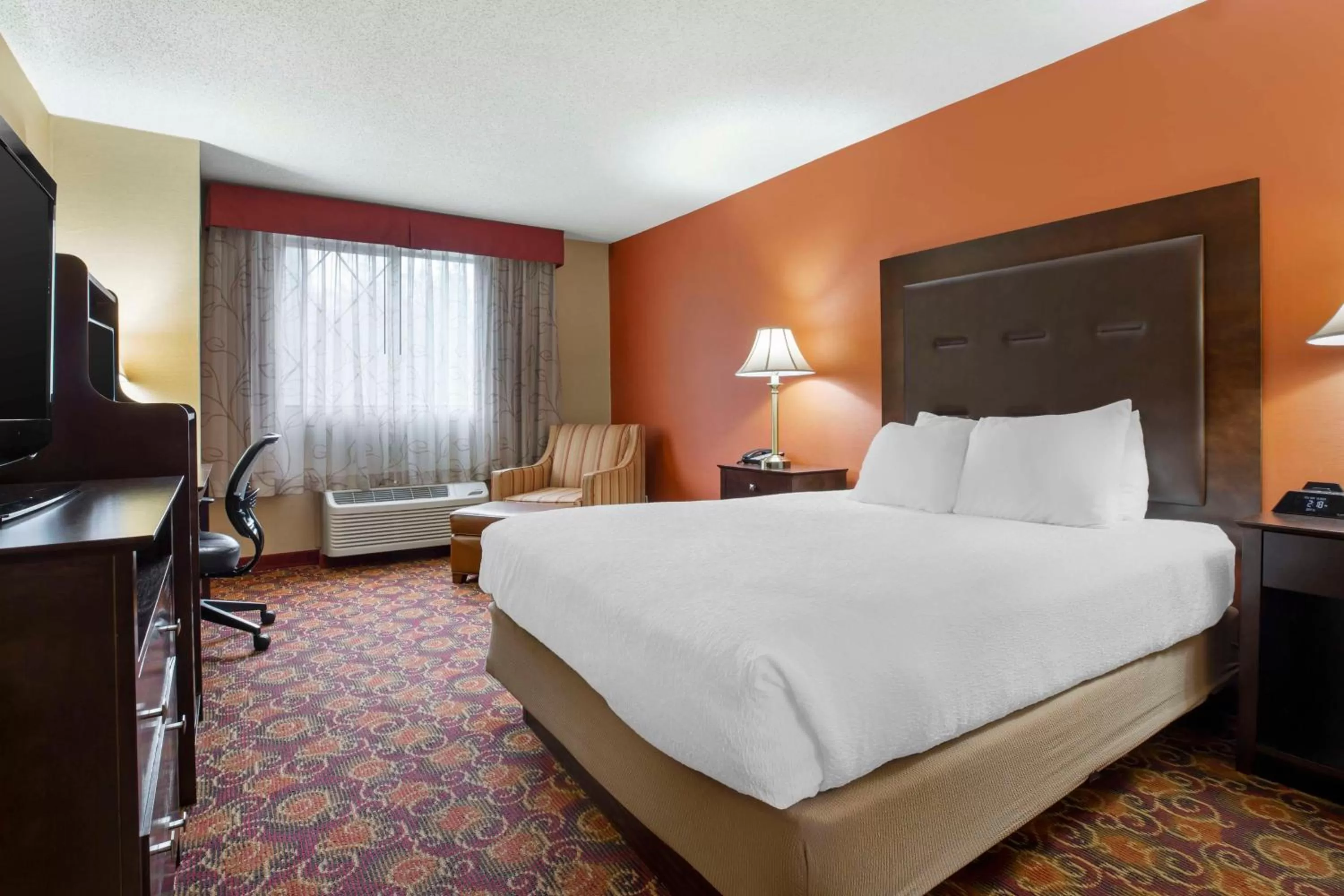 Queen Room - Hearing Accessible in Best Western Plus The Inn at Sharon/Foxboro
