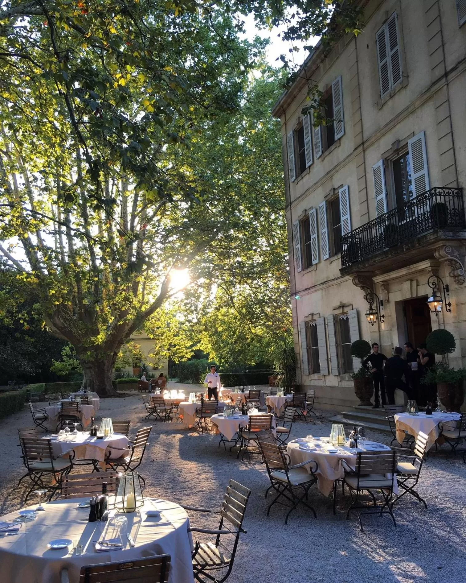 Restaurant/places to eat in Hotel Château Des Alpilles