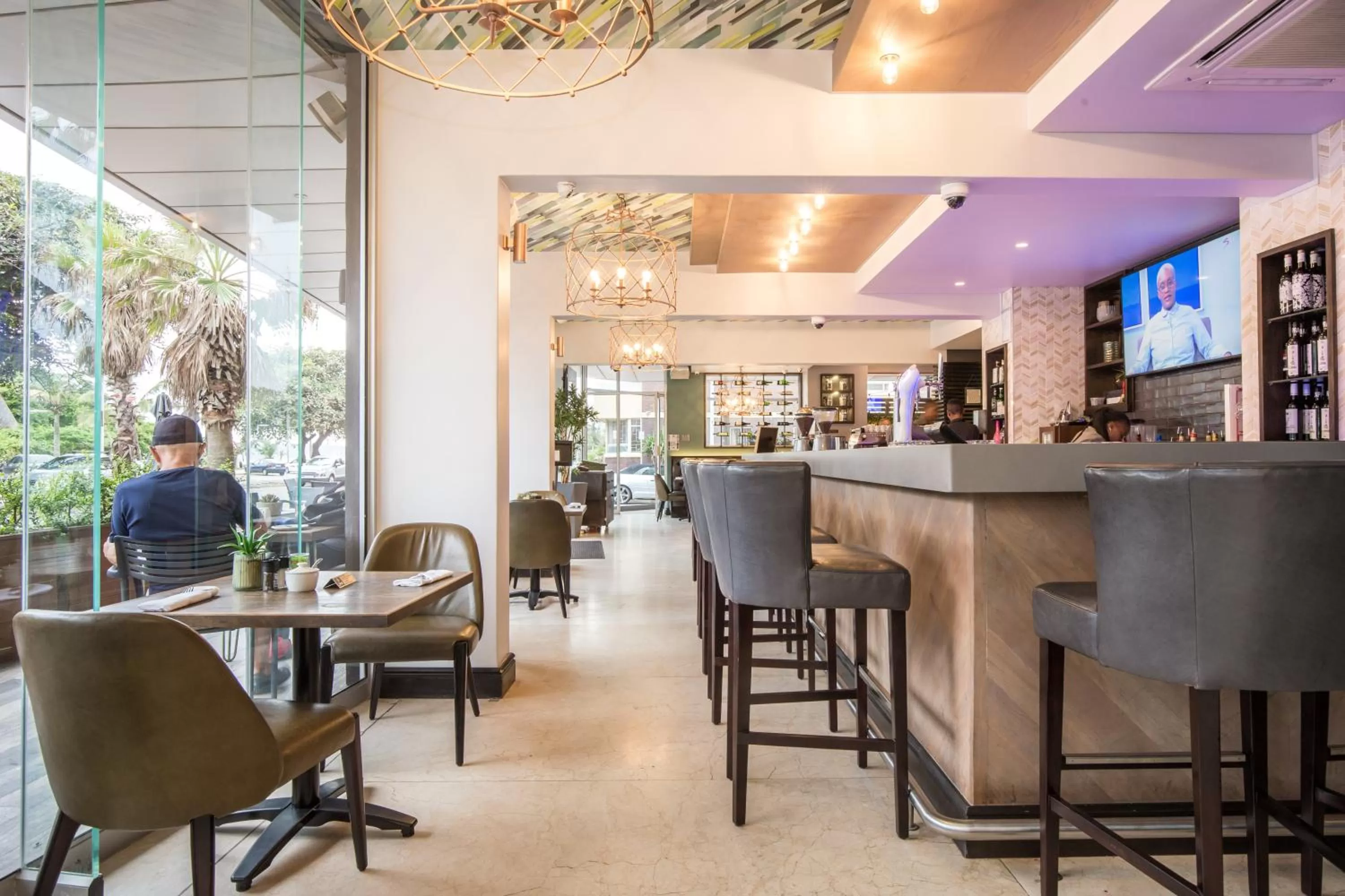 Lounge or bar in Belaire Suites Hotel