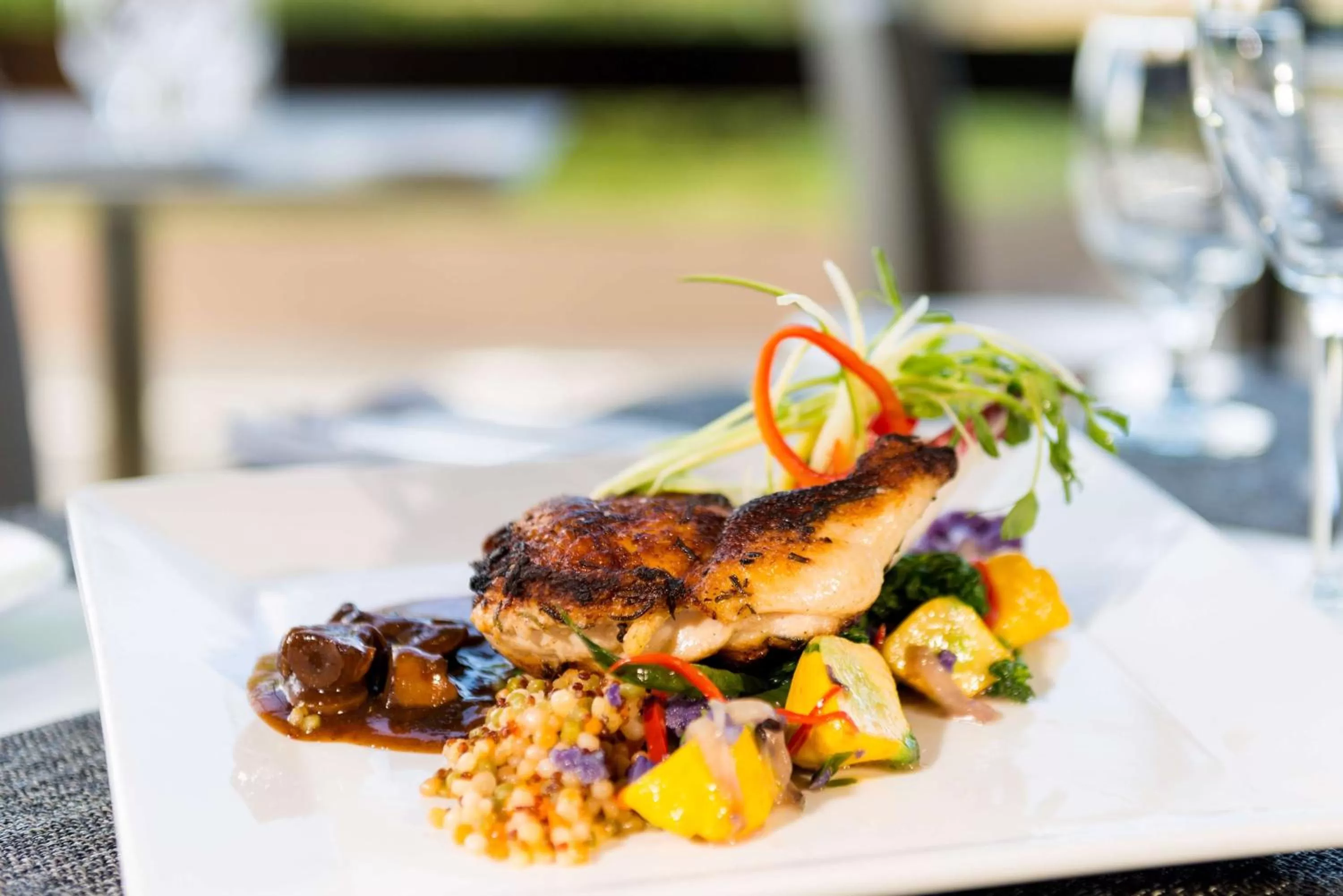 Restaurant/places to eat in Hilton San Francisco Airport Bayfront - No Resort Fee