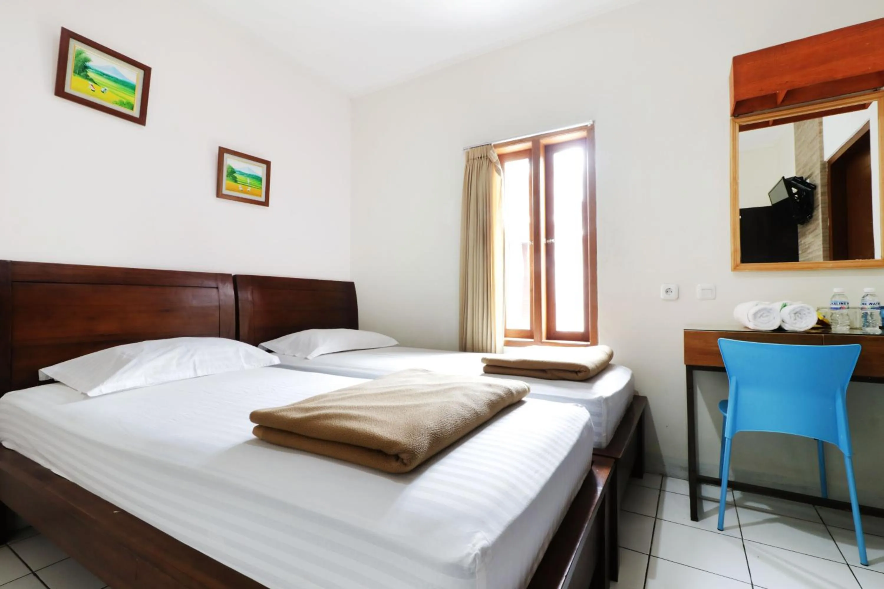 Bedroom, Bed in Jayagiri Guesthouse By Belgareti