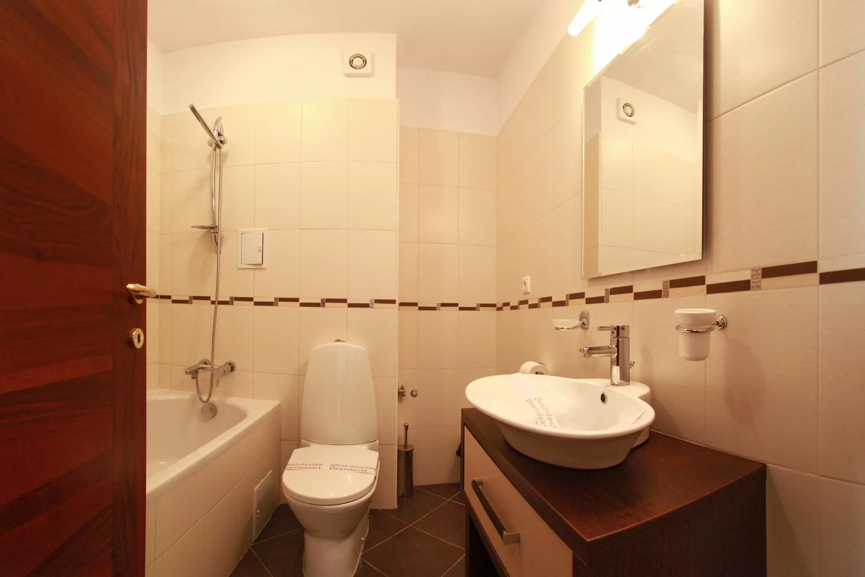 Bathroom in Monte Carlo Palace Suites