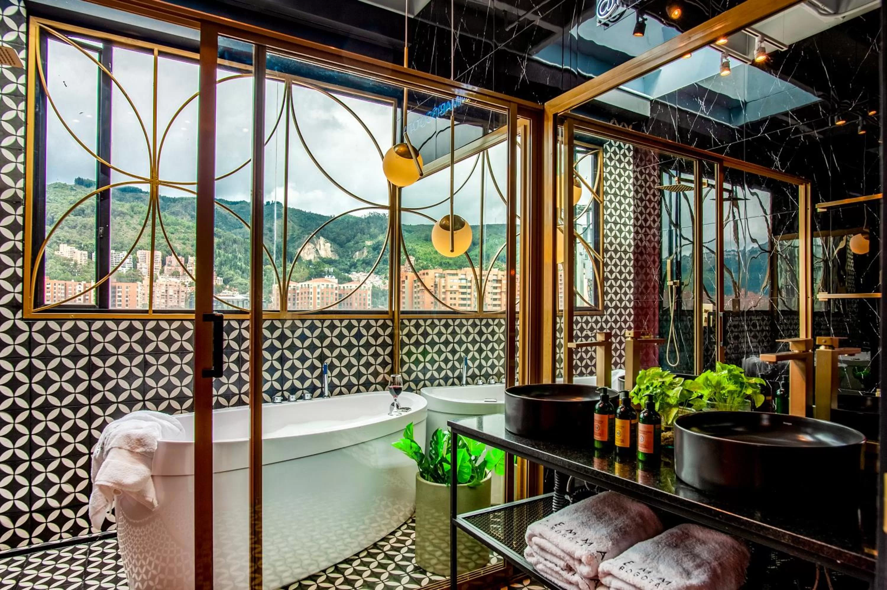 Bathroom in Hemma Bogotá Country Luxury Suites Hotel