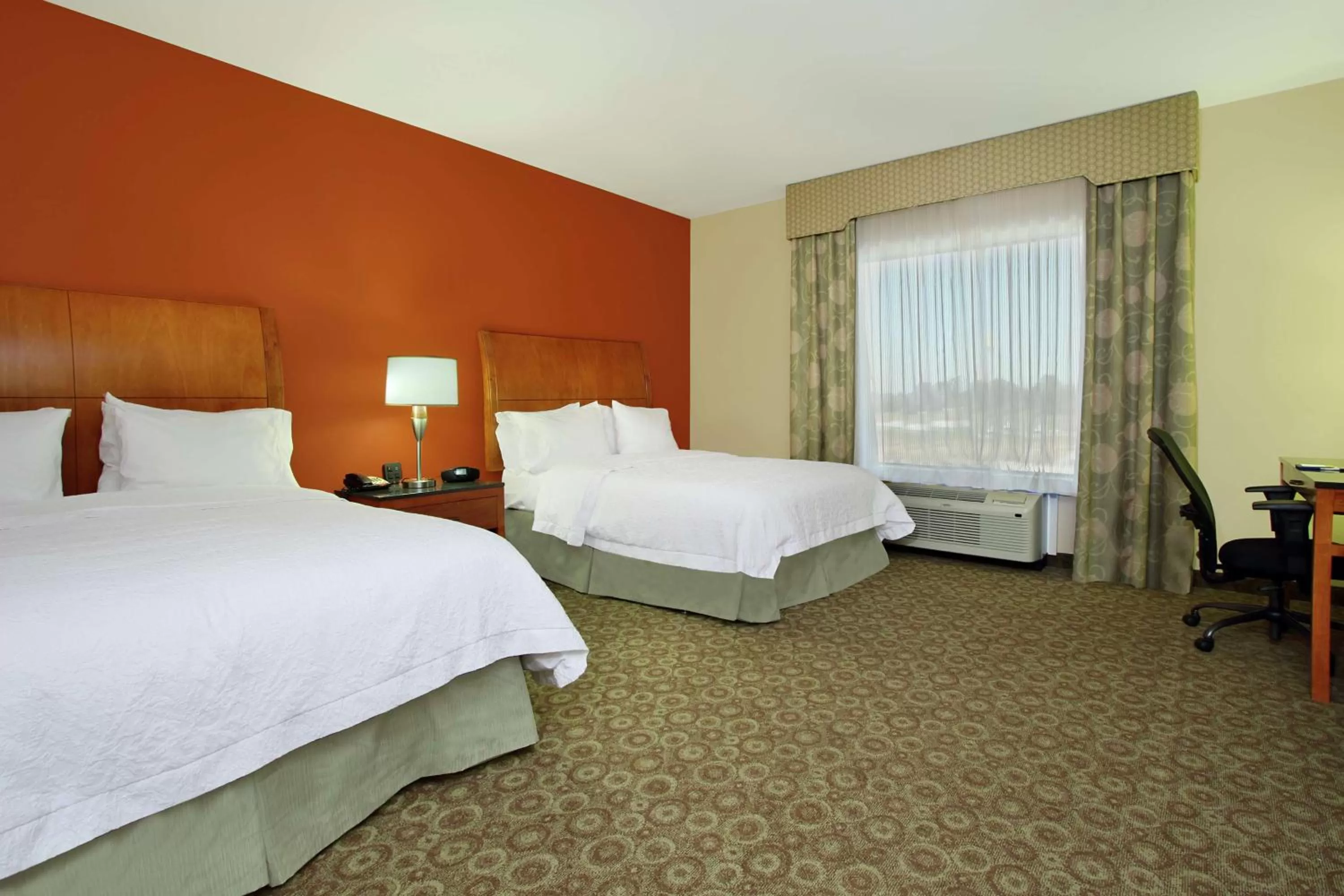 Bedroom, Bed in Hampton Inn & Suites Buffalo