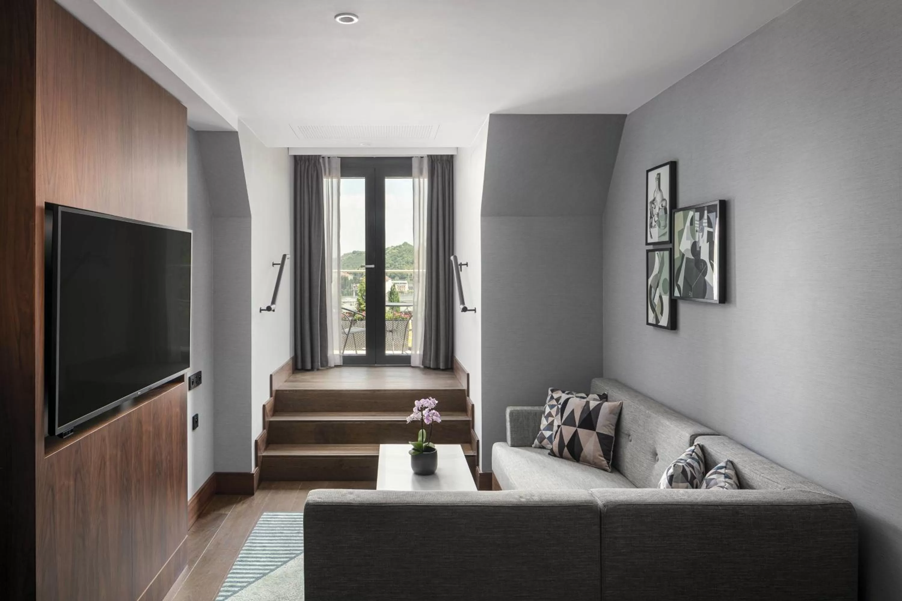 Photo of the whole room in Prague Marriott Hotel