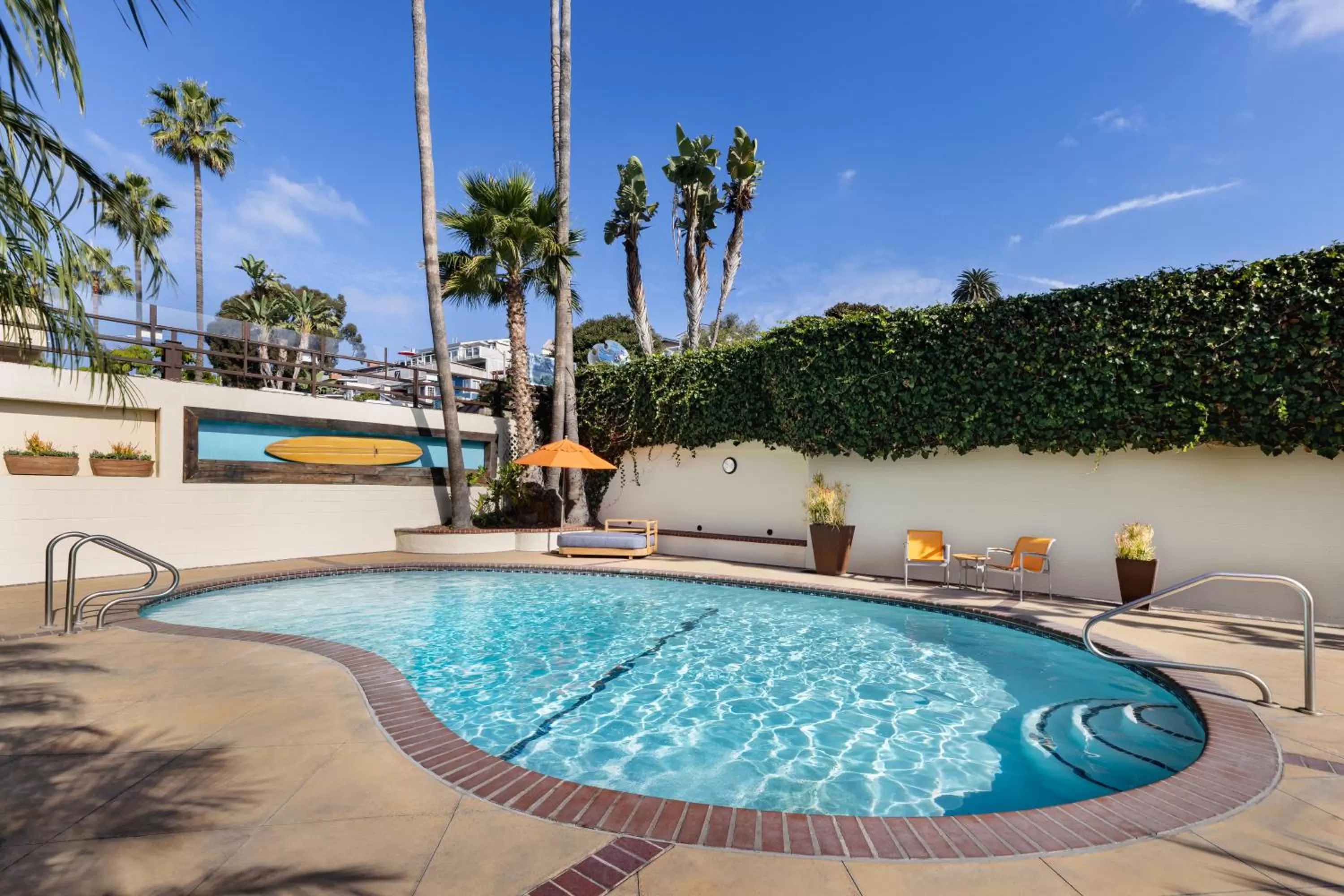 Swimming Pool in Pacific Edge Hotel on Laguna Beach