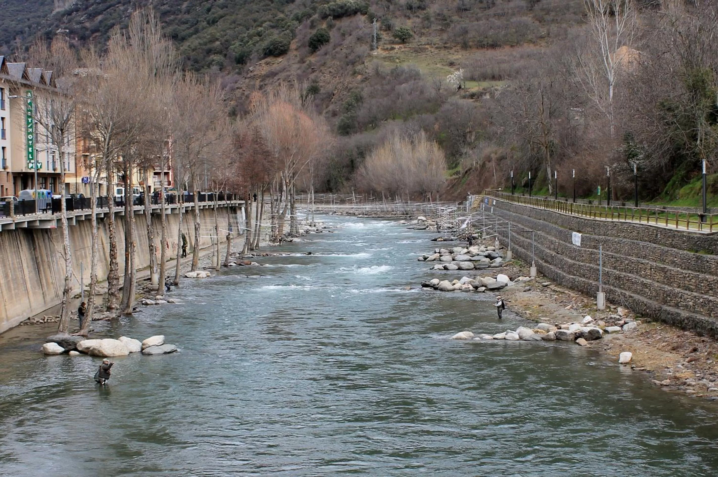 Fishing in Pey Resort