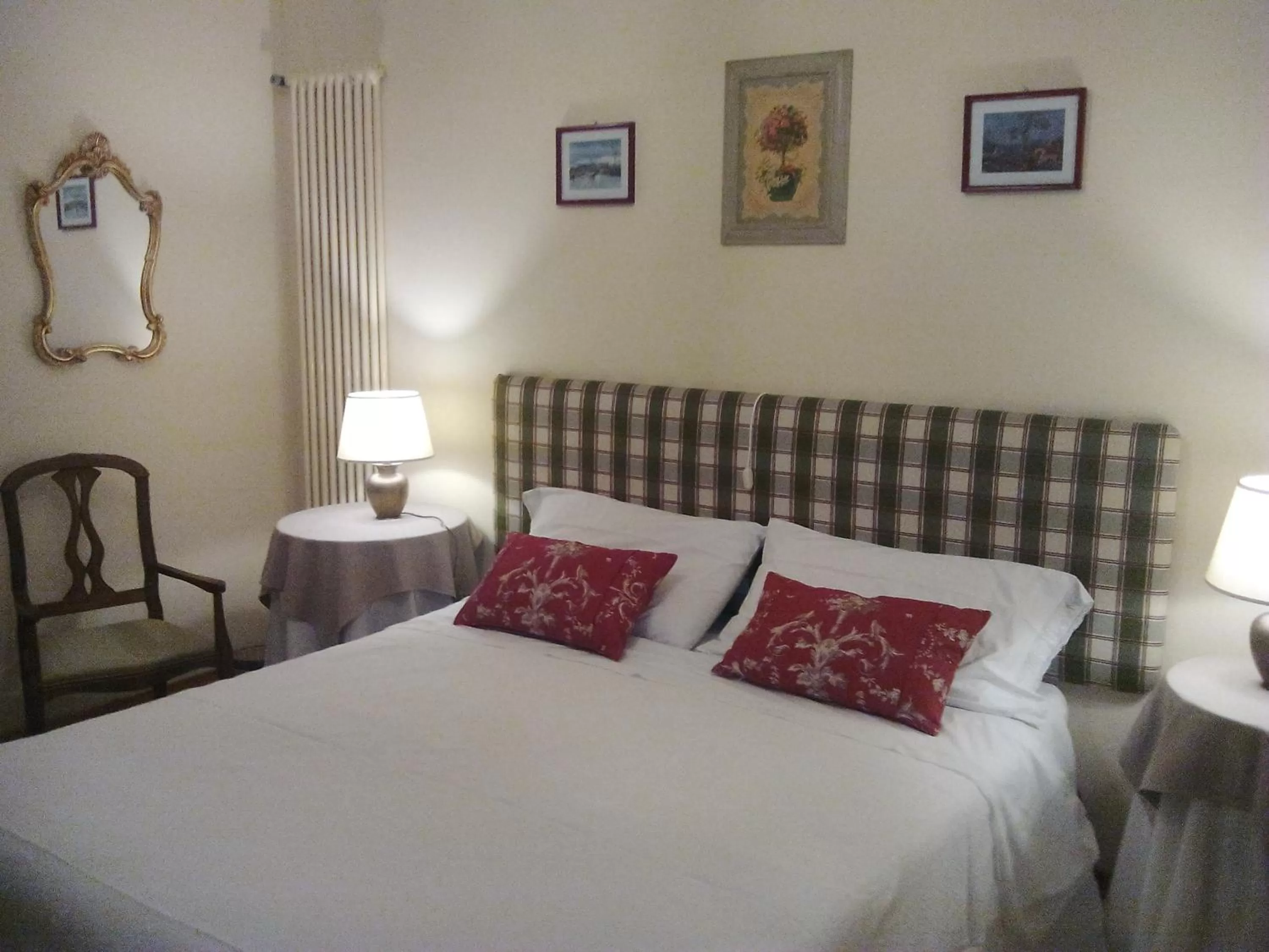 Photo of the whole room, Bed in B&B Il Suono del Bosco