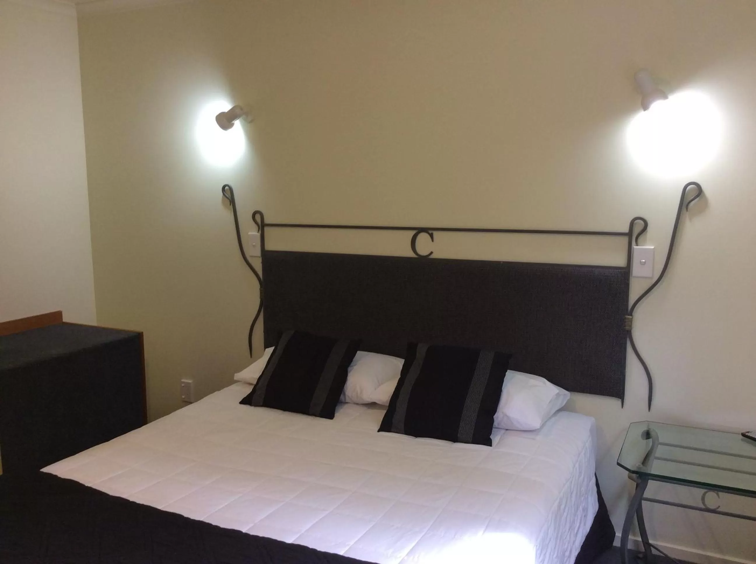 Bedroom, Bed in Chancellor Motor Lodge and Conference Centre