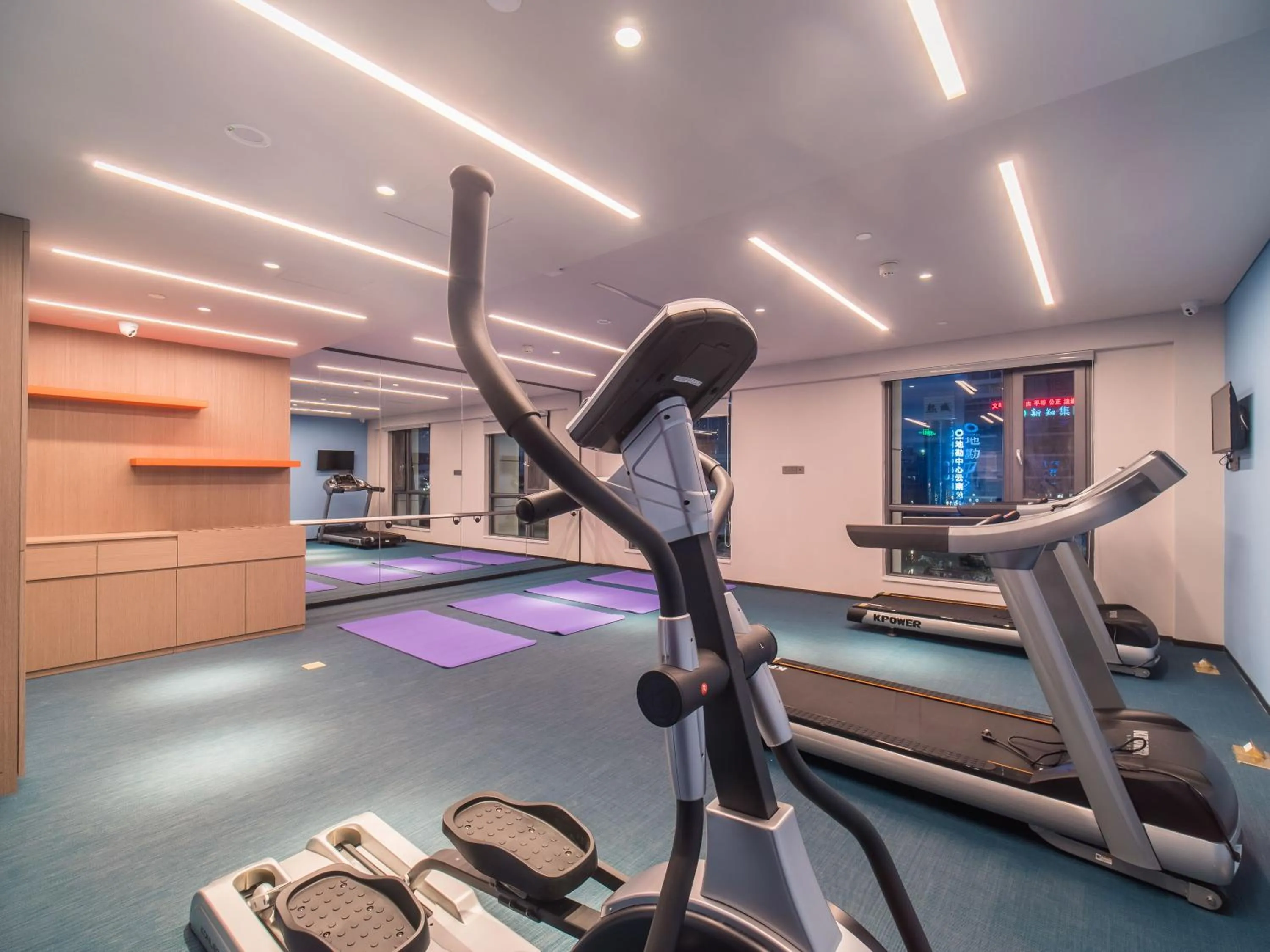 Fitness centre/facilities in Holiday Inn Express Kunming West by IHG