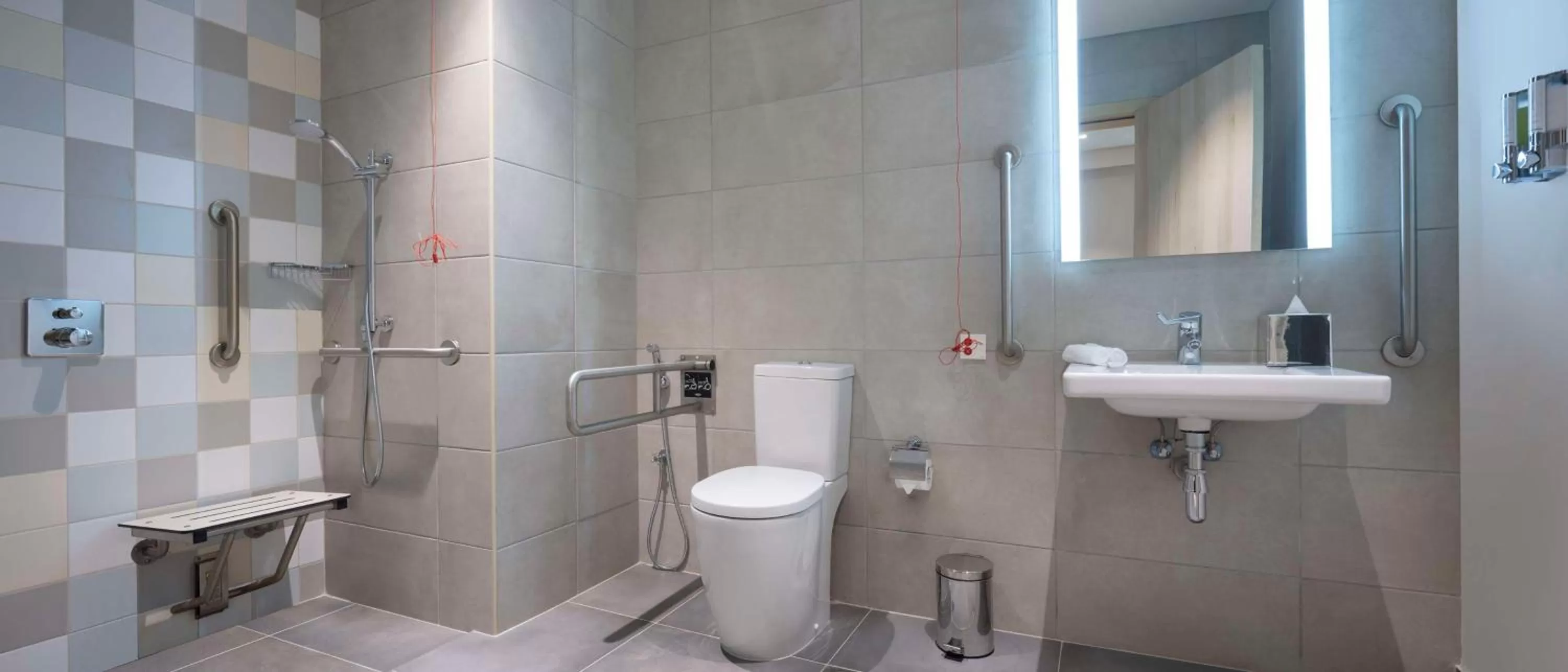 Bathroom in Hampton By Hilton Doha Old Town