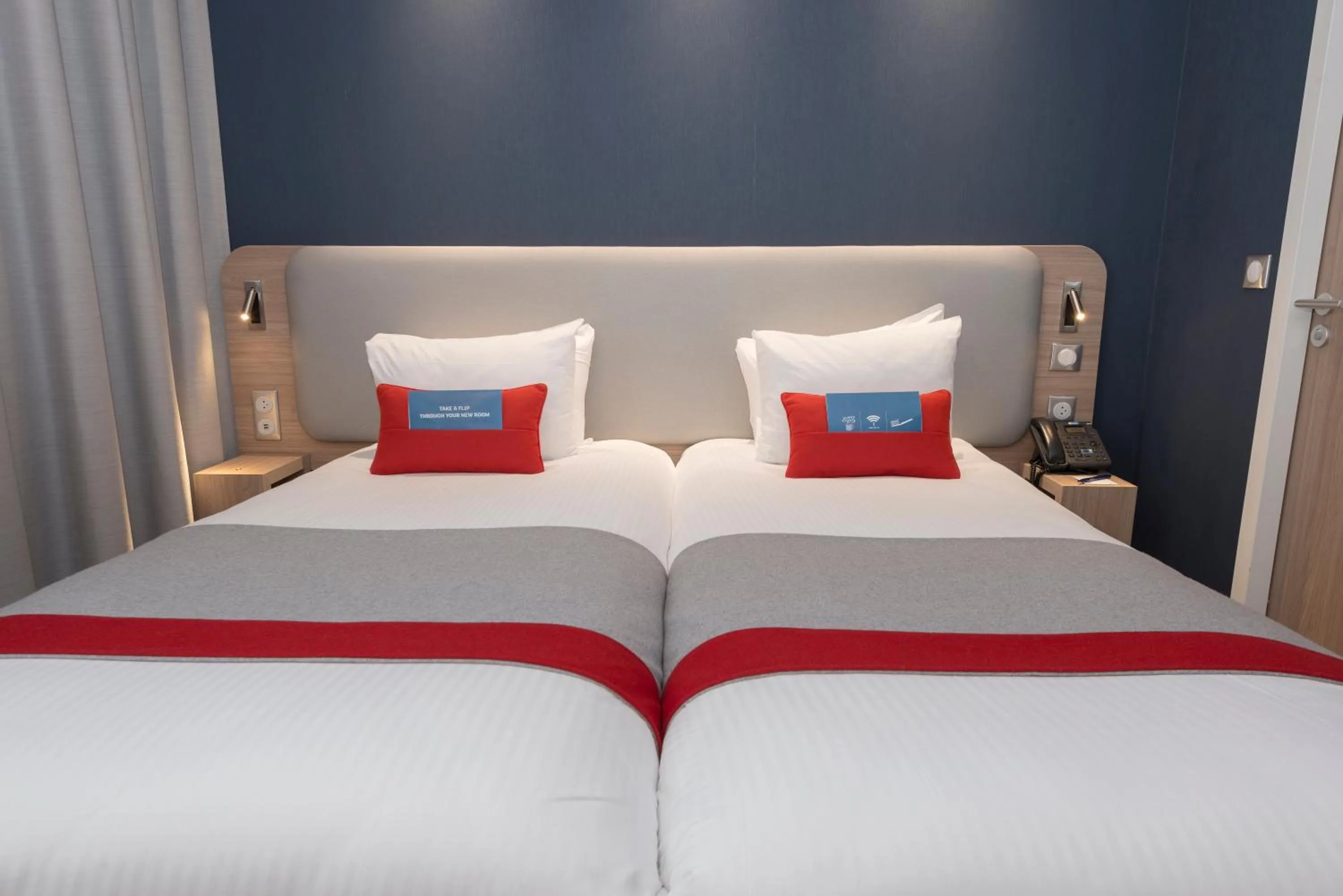 Photo of the whole room, Bed in Holiday Inn Express Paris - Velizy by IHG