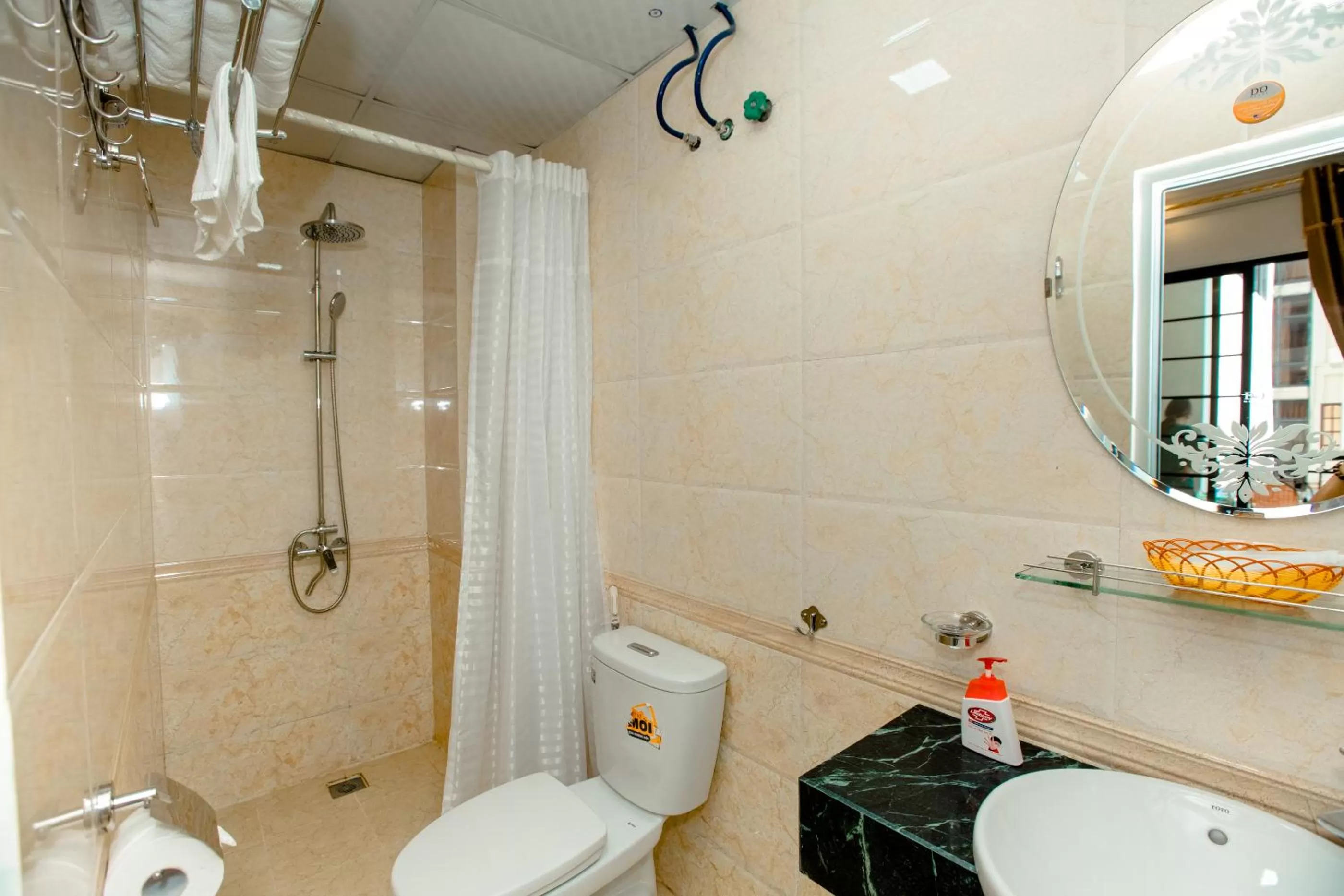 HaLong Starlight Inn & Travel