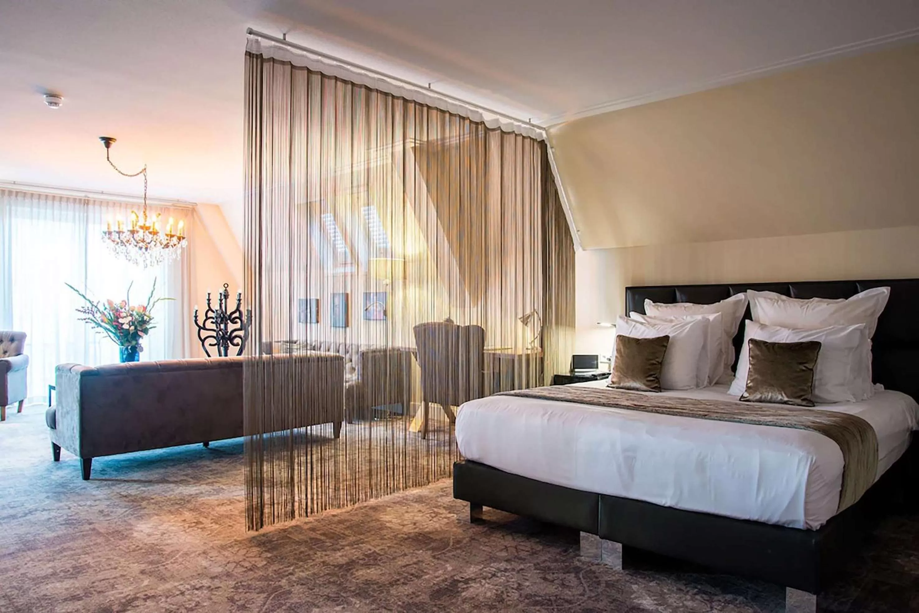 Photo of the whole room, Bed in Luxury Suites Amsterdam