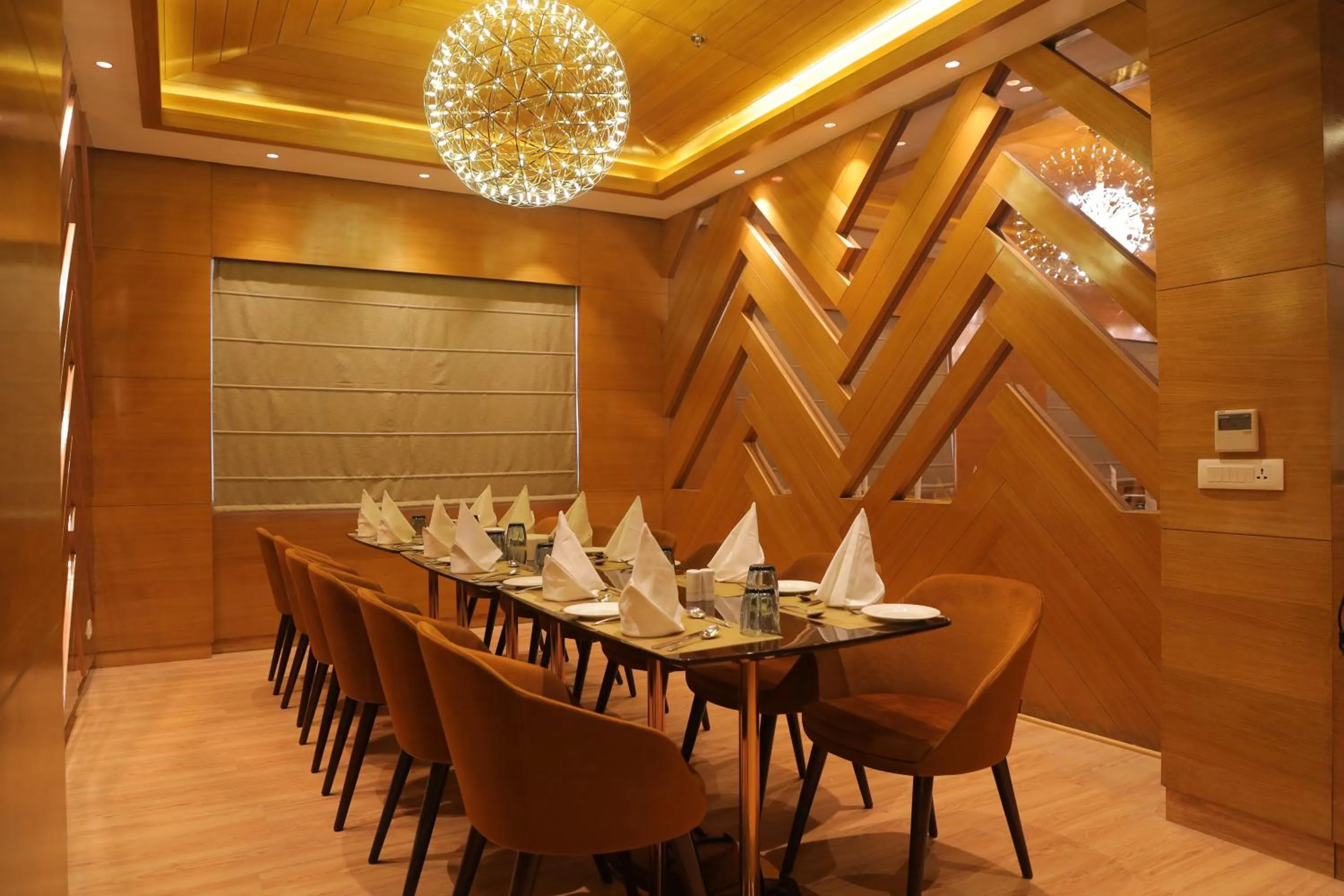 Restaurant/places to eat in Best Western Vrindavan