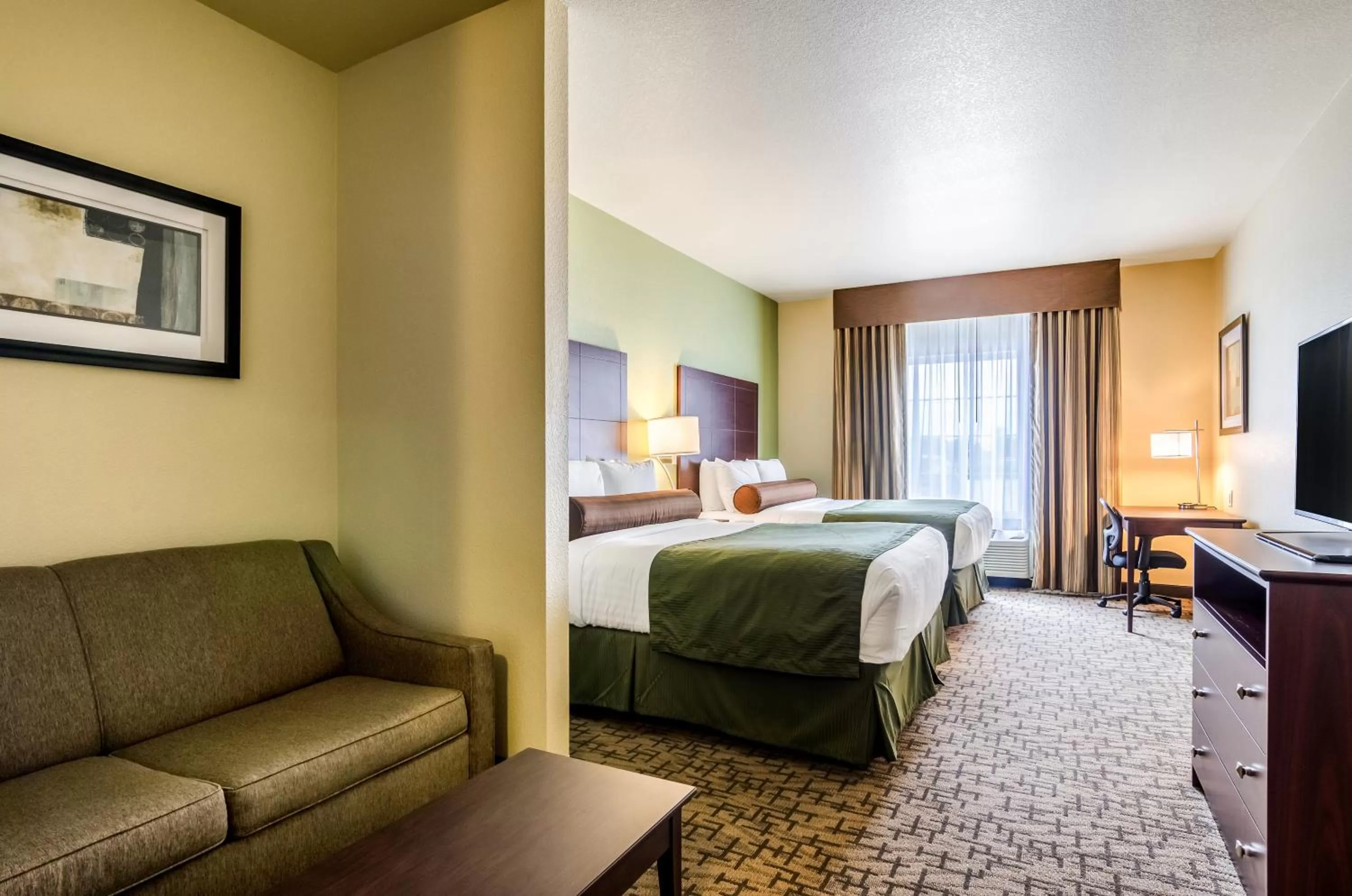 Bed in Cobblestone Hotel & Suites - McCook