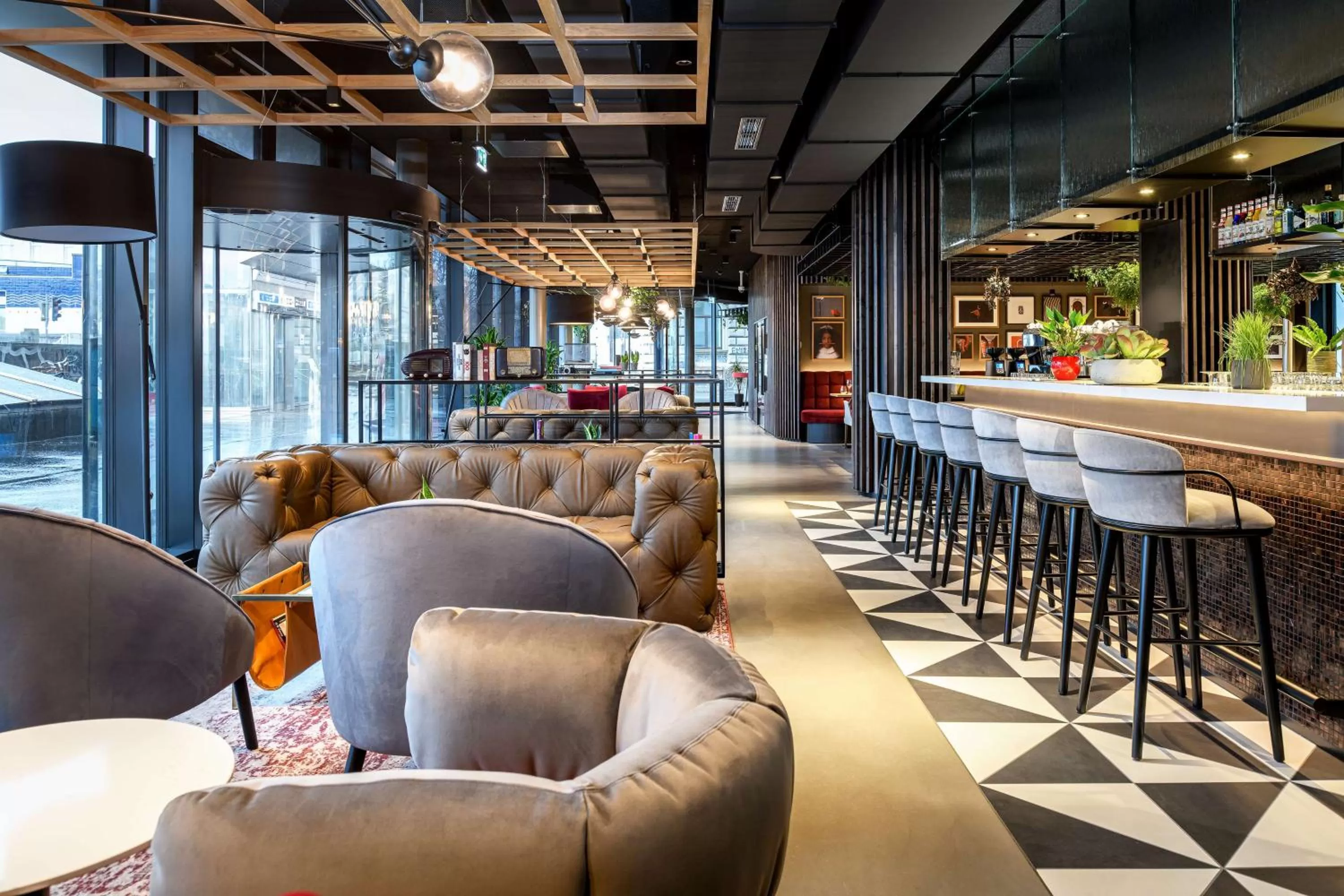 Restaurant/places to eat in Radisson RED Hotel, Vienna