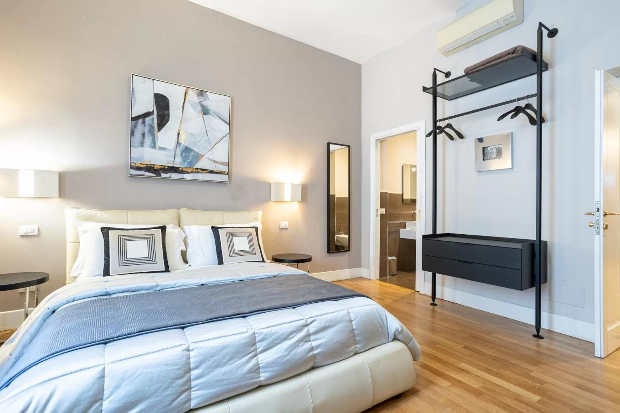 Bedroom, Bed in Cardilli Luxury Rooms