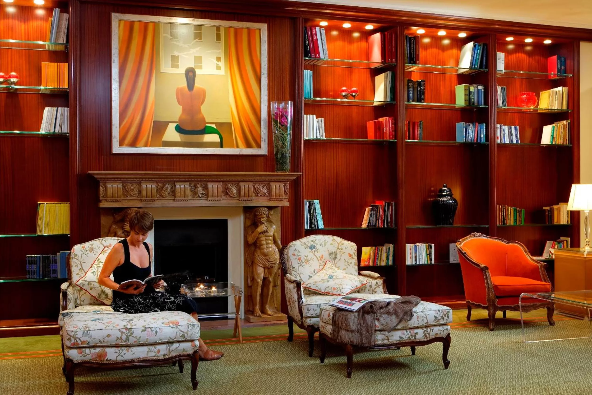 People in Hotel De La Ville