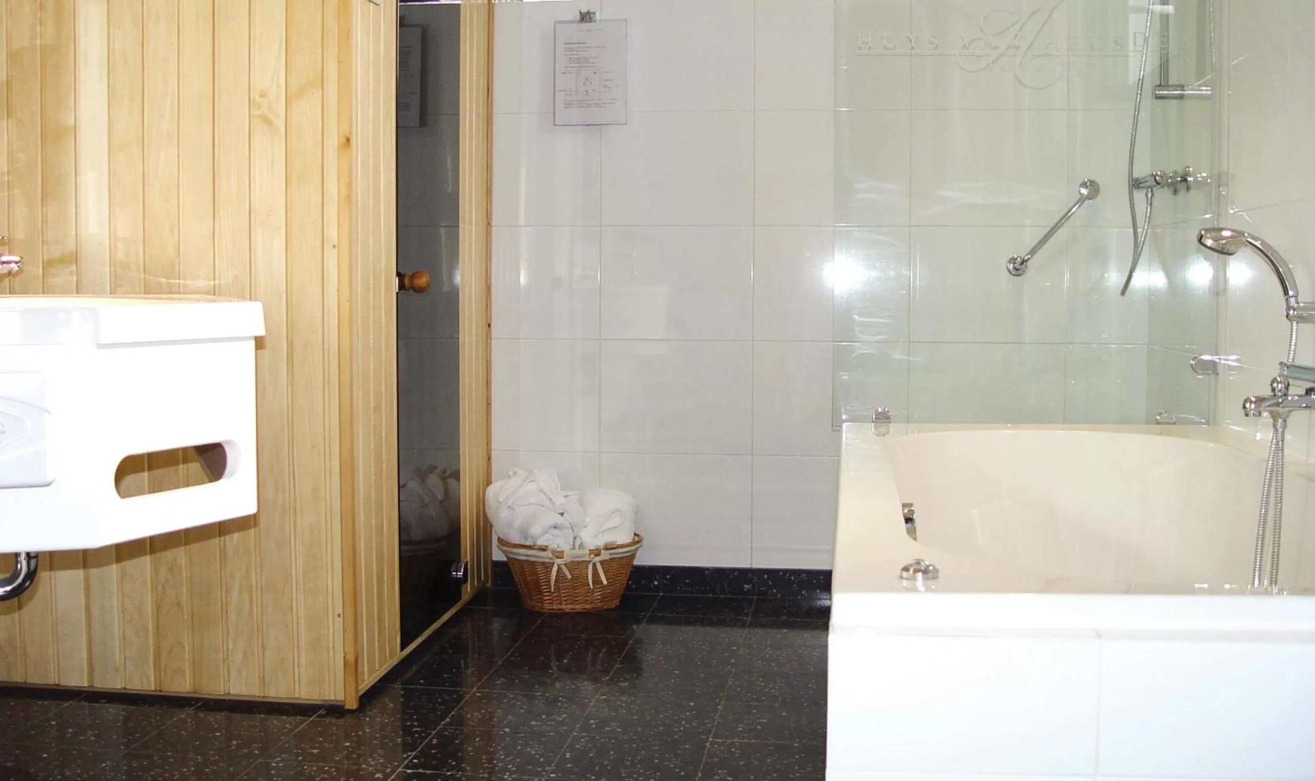 Evening entertainment in Hotel Huys van Heusden